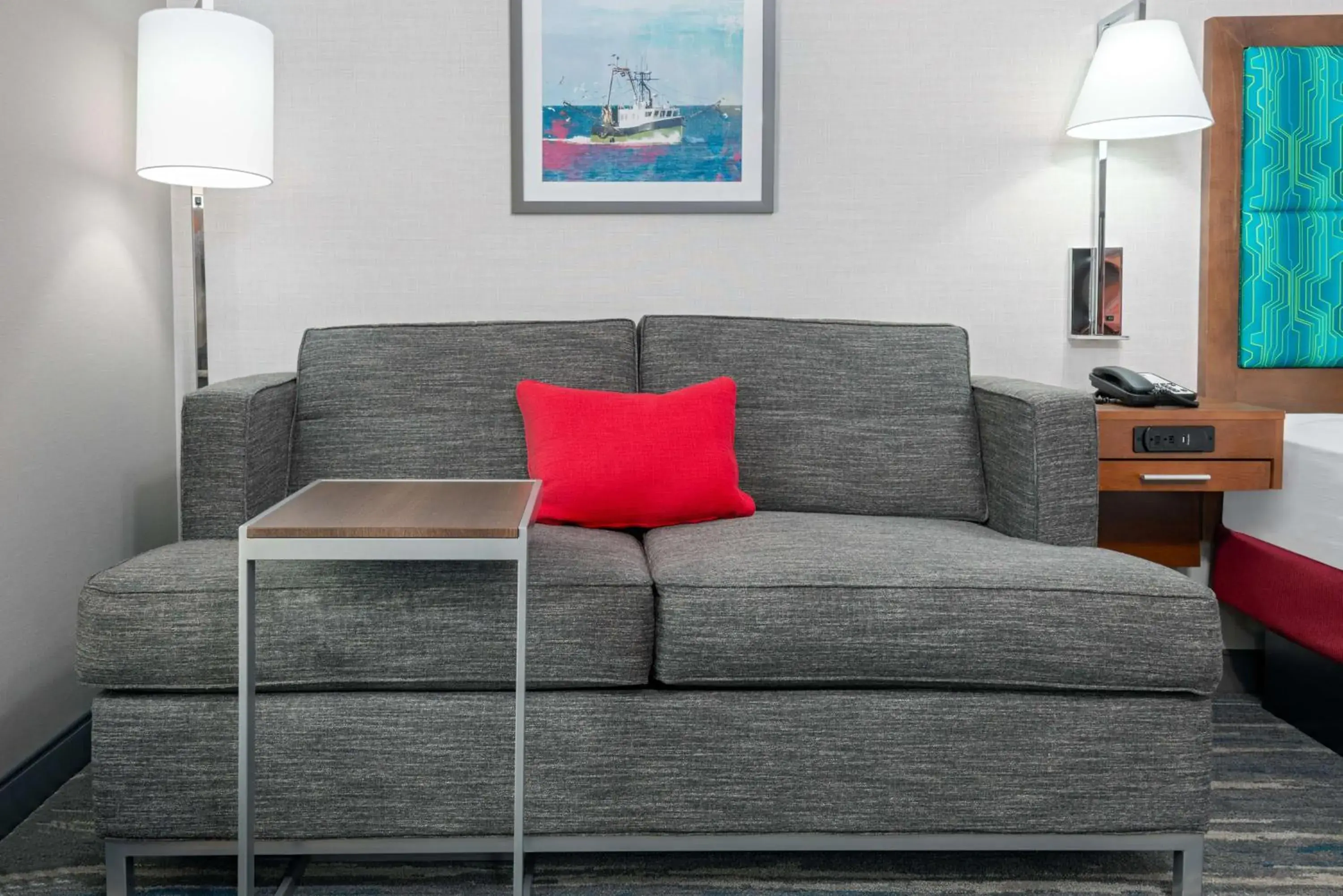 Living room in Hampton Inn Coventry-Warwick Area Living room in Hampton Inn Coventry-Warwick Area