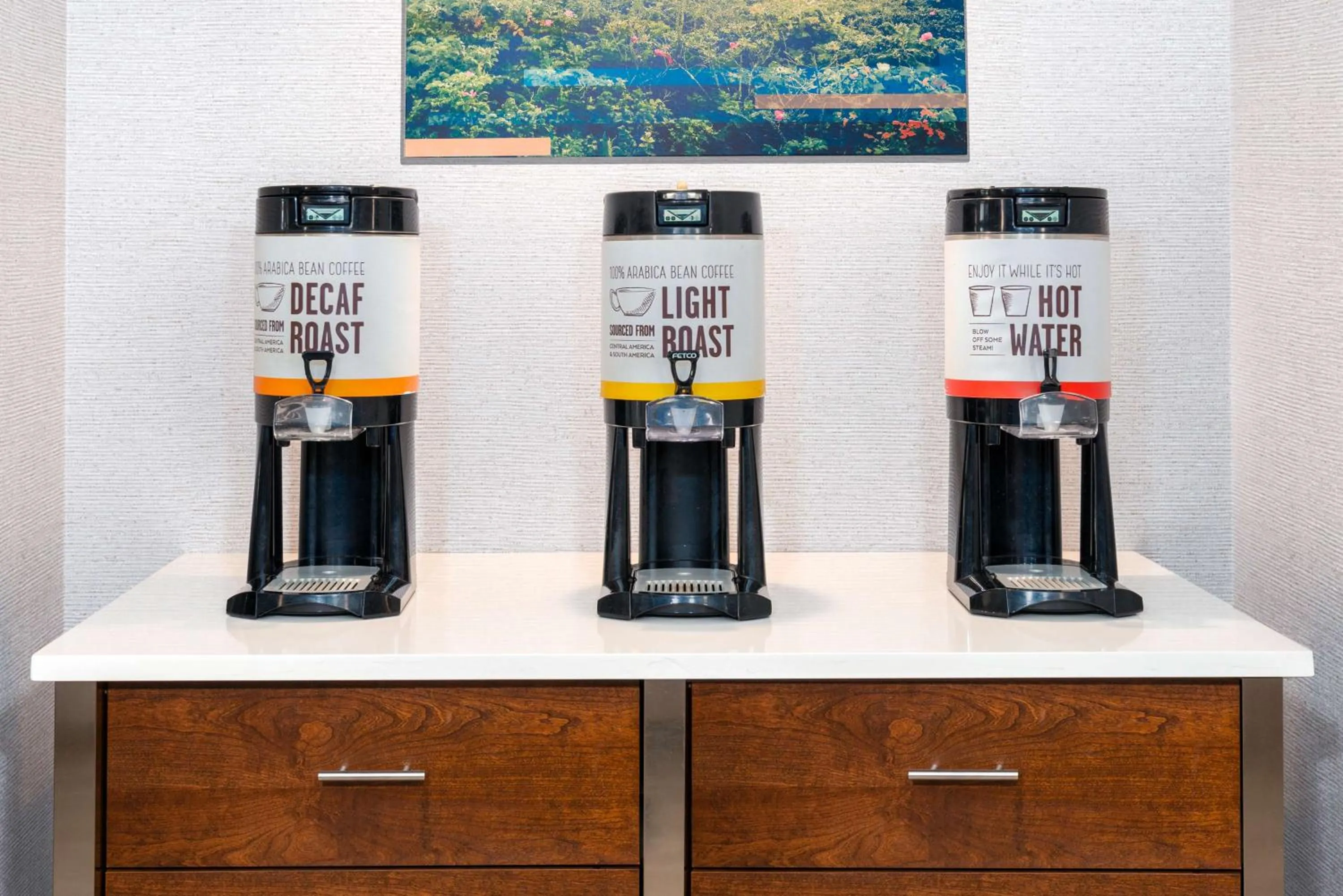 Dining area in Hampton Inn Coventry-Warwick Area