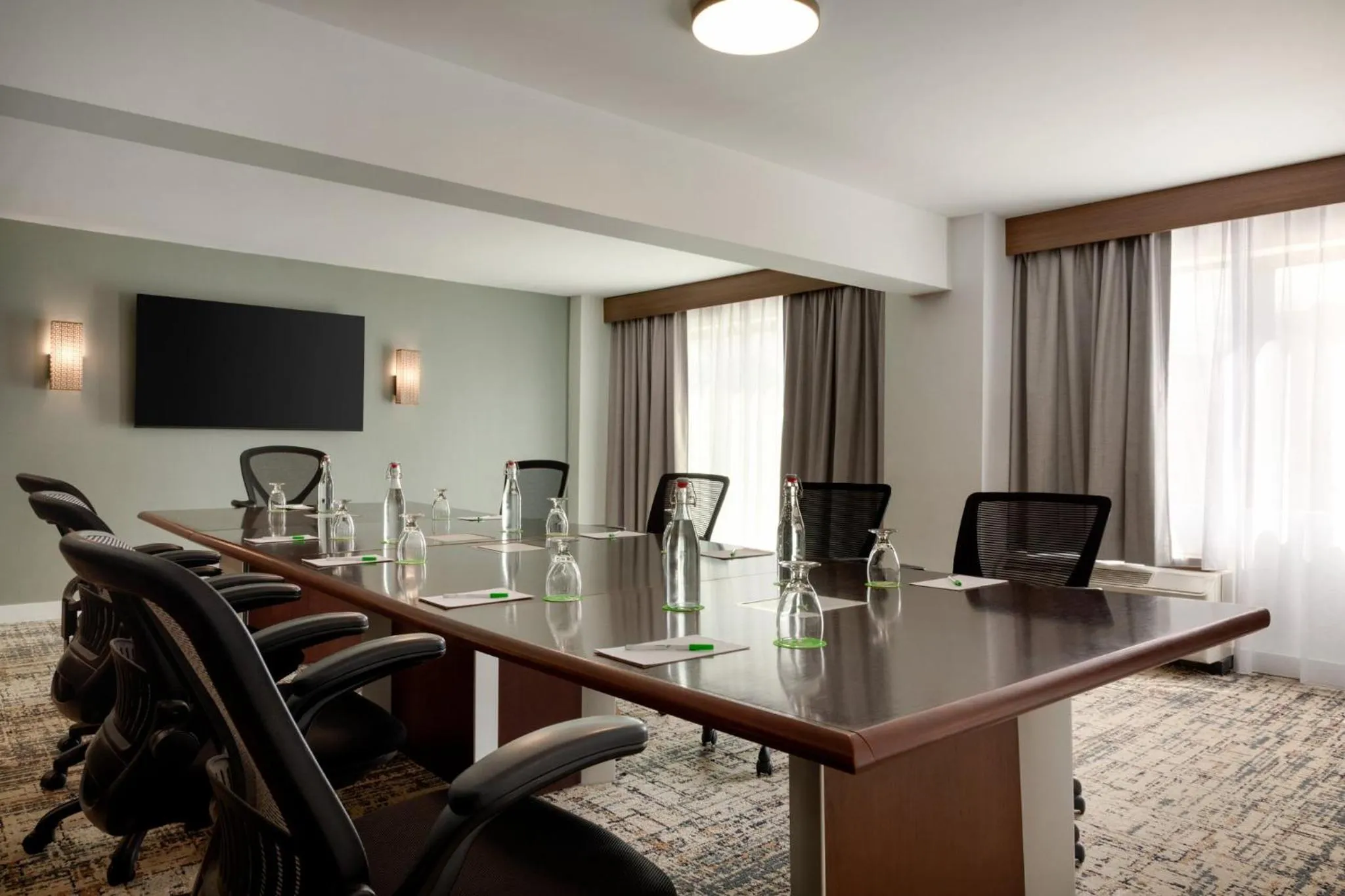 Meeting/conference room in Holiday Inn Virginia Beach - Norfolk by IHG