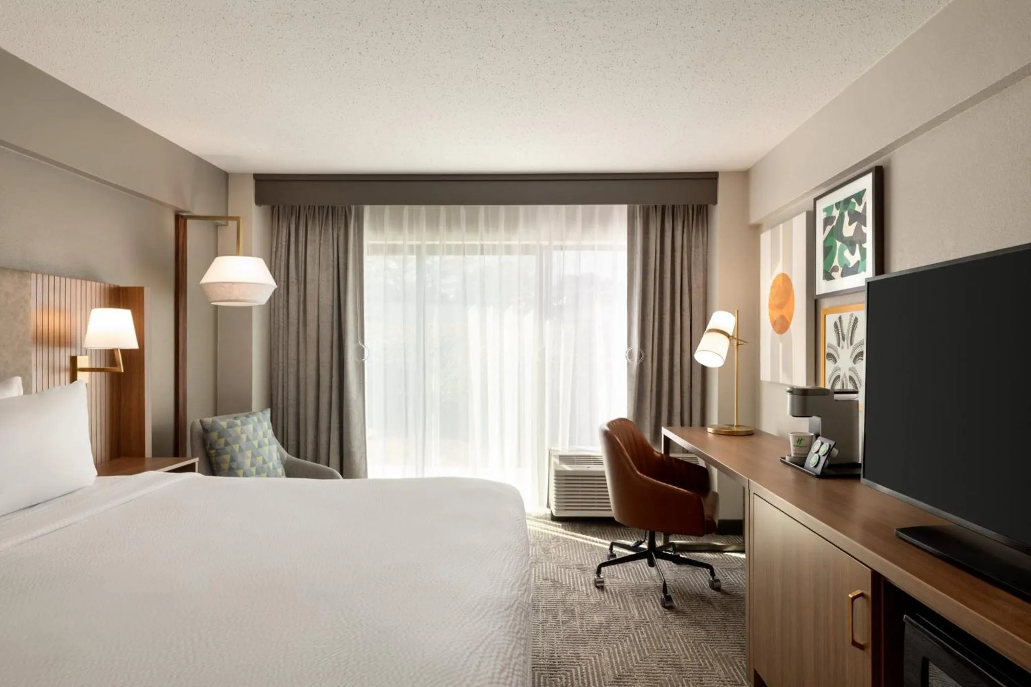 Photo of the whole room, Bed in Holiday Inn Virginia Beach - Norfolk by IHG