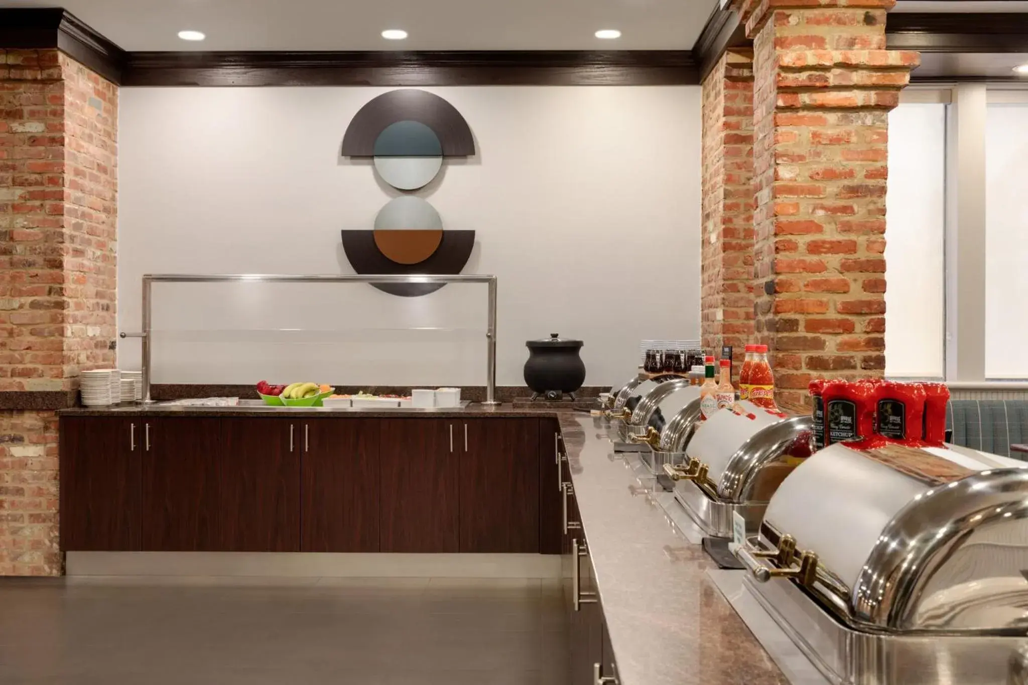 Lounge or bar in Holiday Inn Virginia Beach - Norfolk by IHG Lounge or bar in Holiday Inn Virginia Beach - Norfolk by IHG