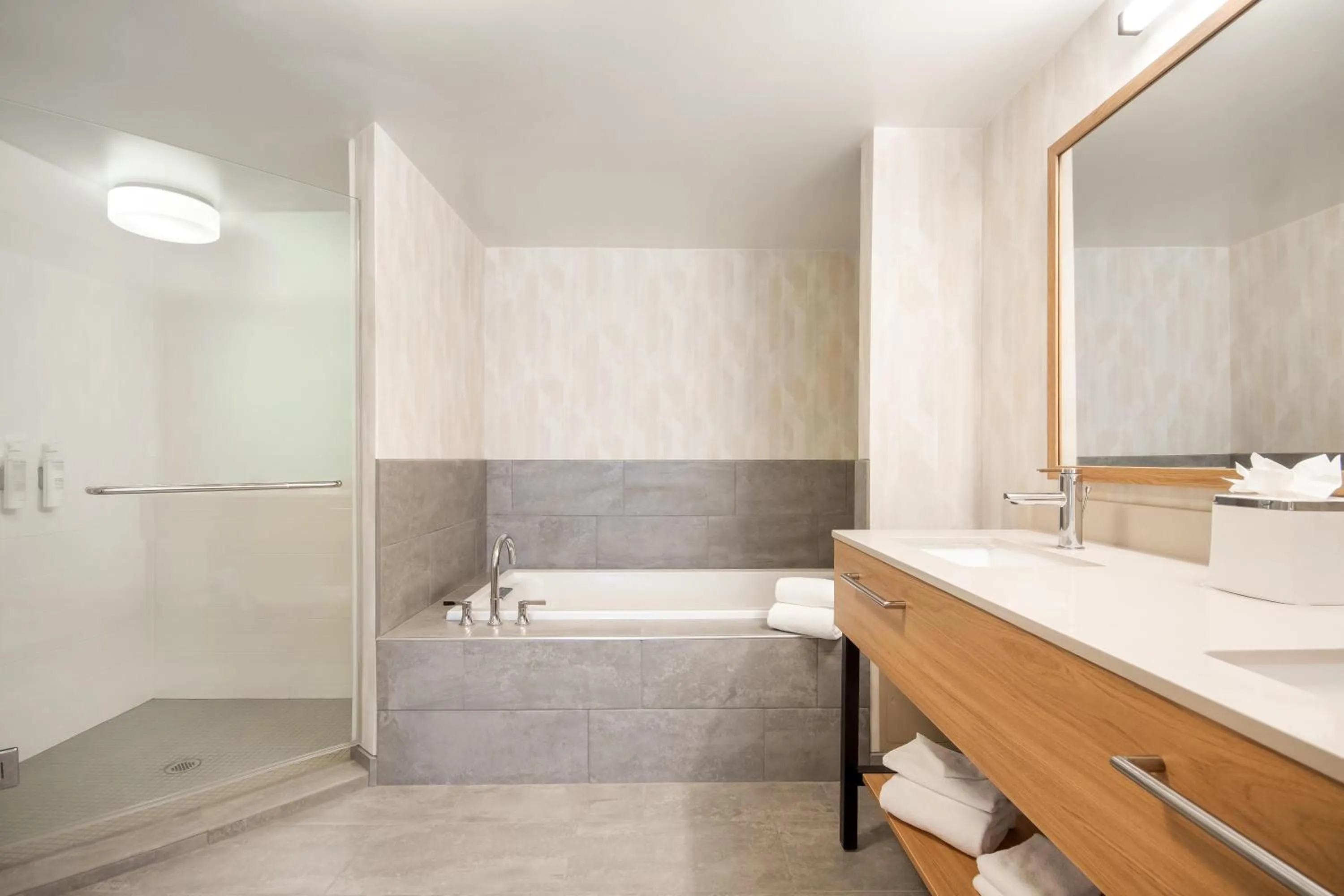 Bathroom in Hampton Inn Rutland/Killington