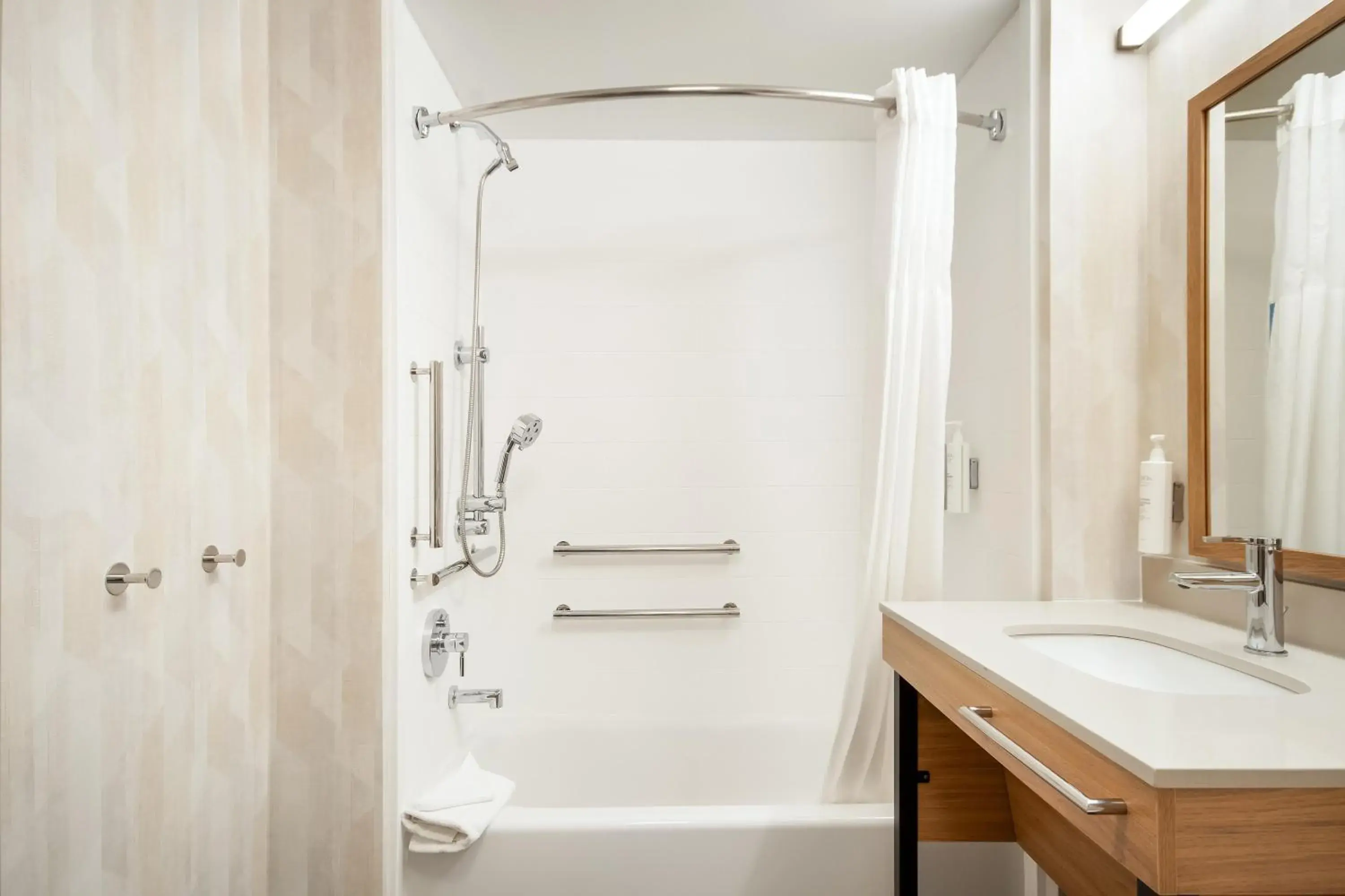 Bathroom in Hampton Inn Rutland/Killington Bathroom in Hampton Inn Rutland/Killington