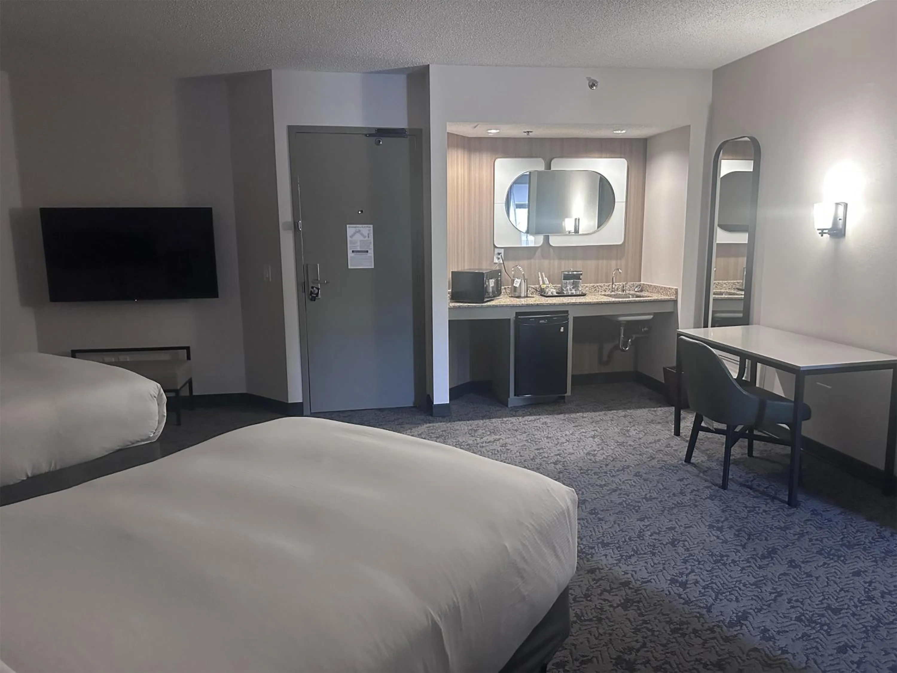 Other, Bed in DoubleTree Suites by Hilton Raleigh-Durham