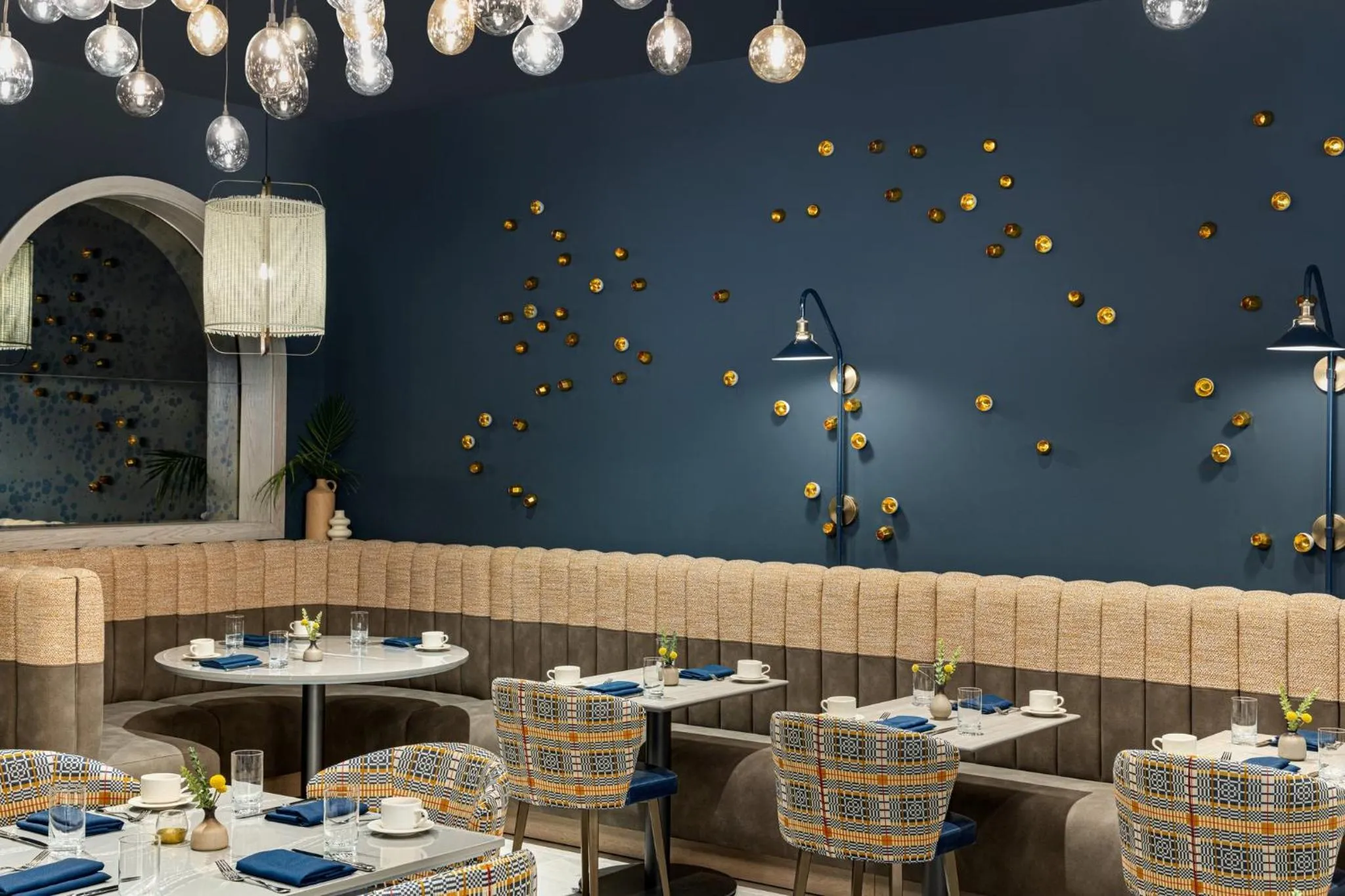 Restaurant/places to eat in Crowne Plaza Virginia Beach Town Center by IHG