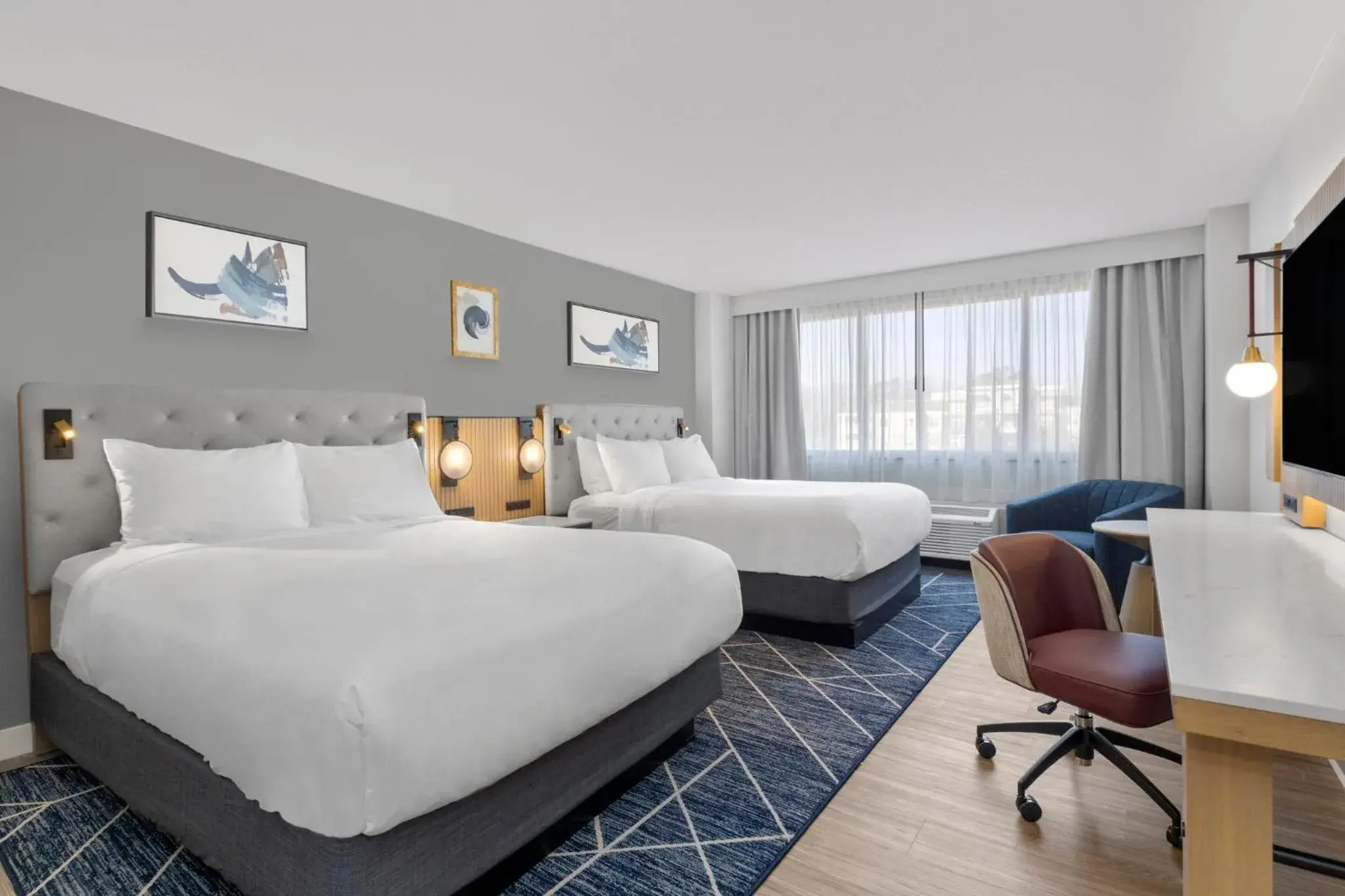 Photo of the whole room, Bed in Crowne Plaza Virginia Beach Town Center by IHG Photo of the whole room, Bed in Crowne Plaza Virginia Beach Town Center by IHG