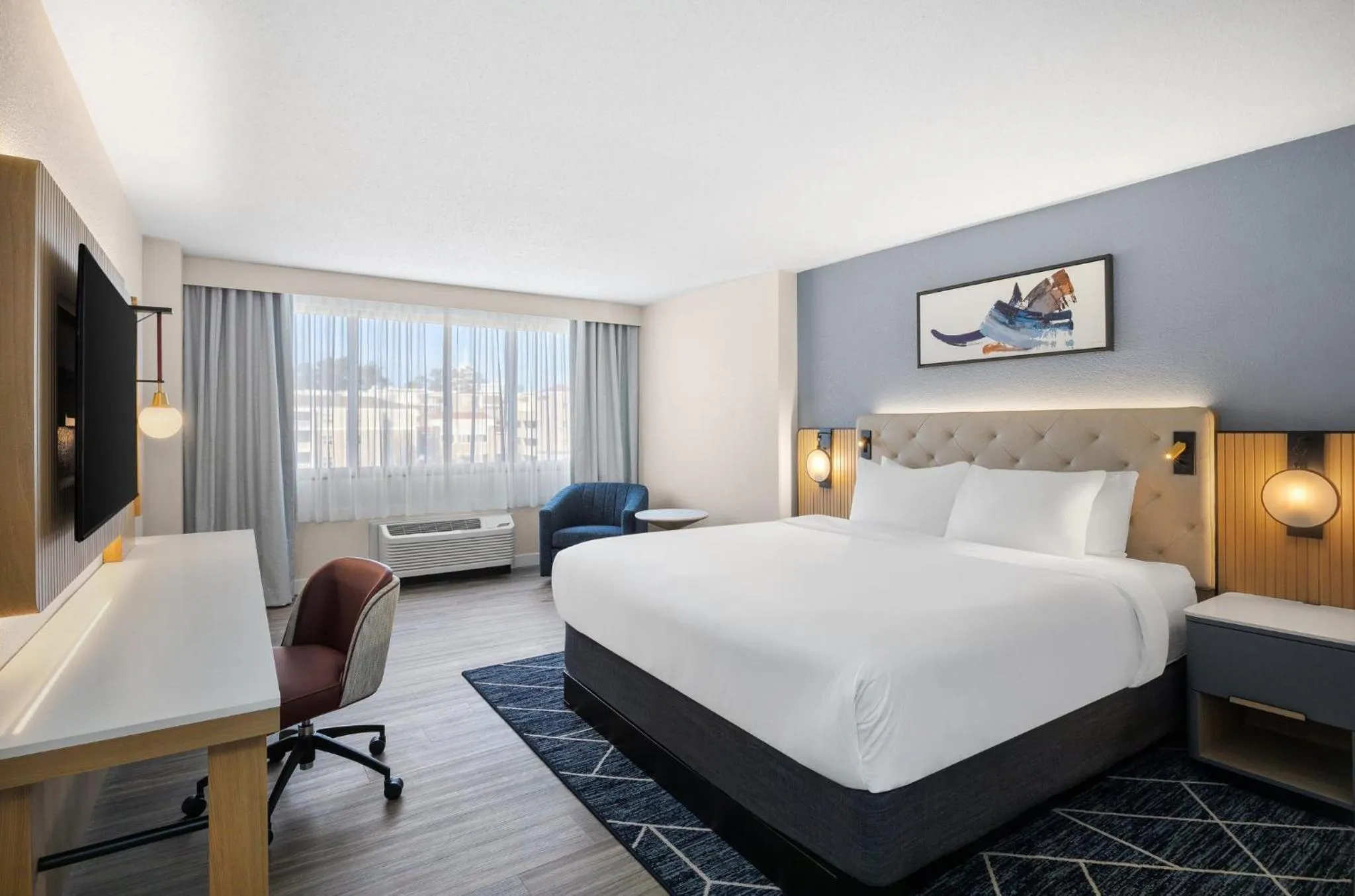 Photo of the whole room, Bed in Crowne Plaza Virginia Beach Town Center by IHG