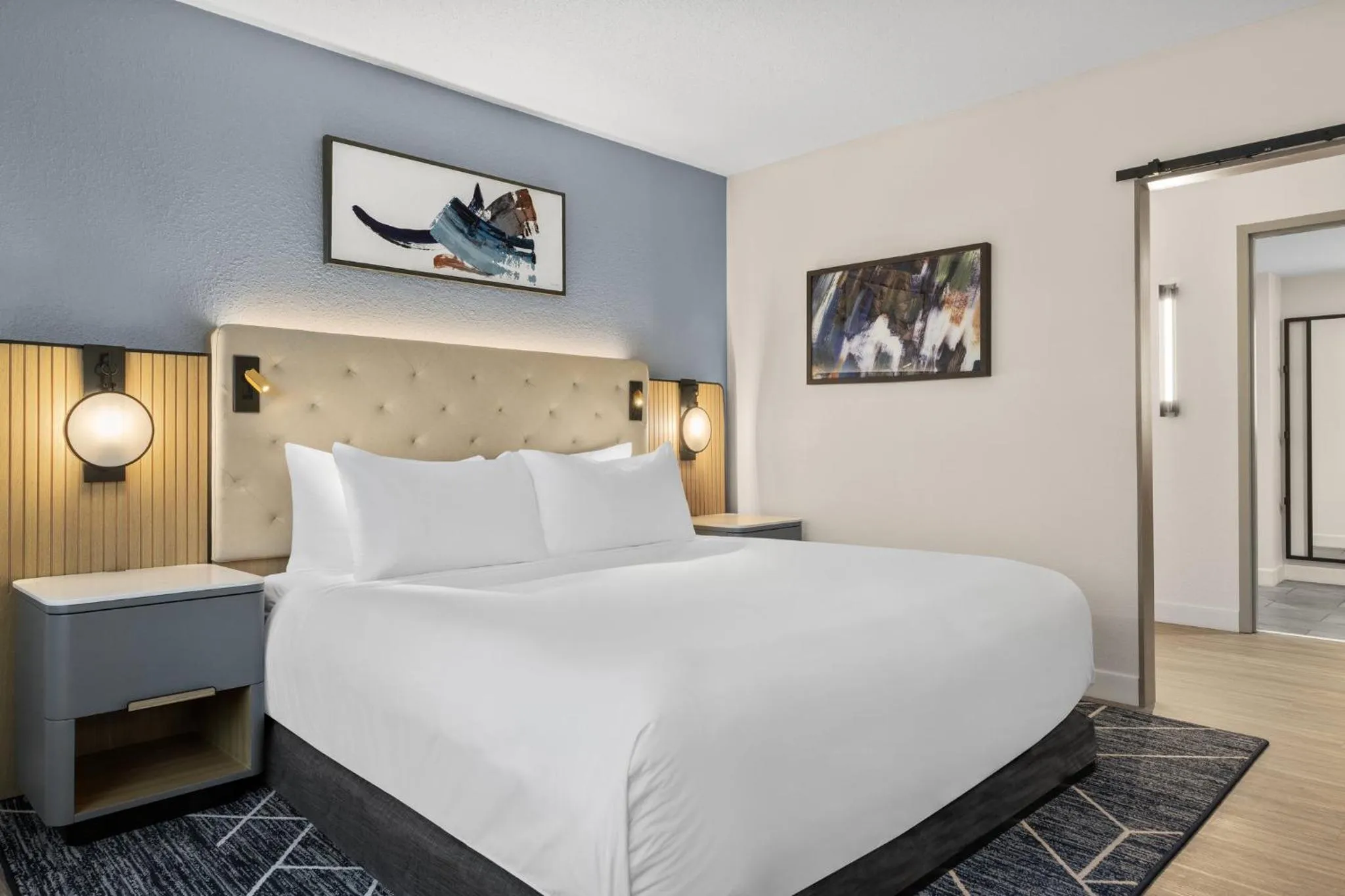 Photo of the whole room, Bed in Crowne Plaza Virginia Beach Town Center by IHG