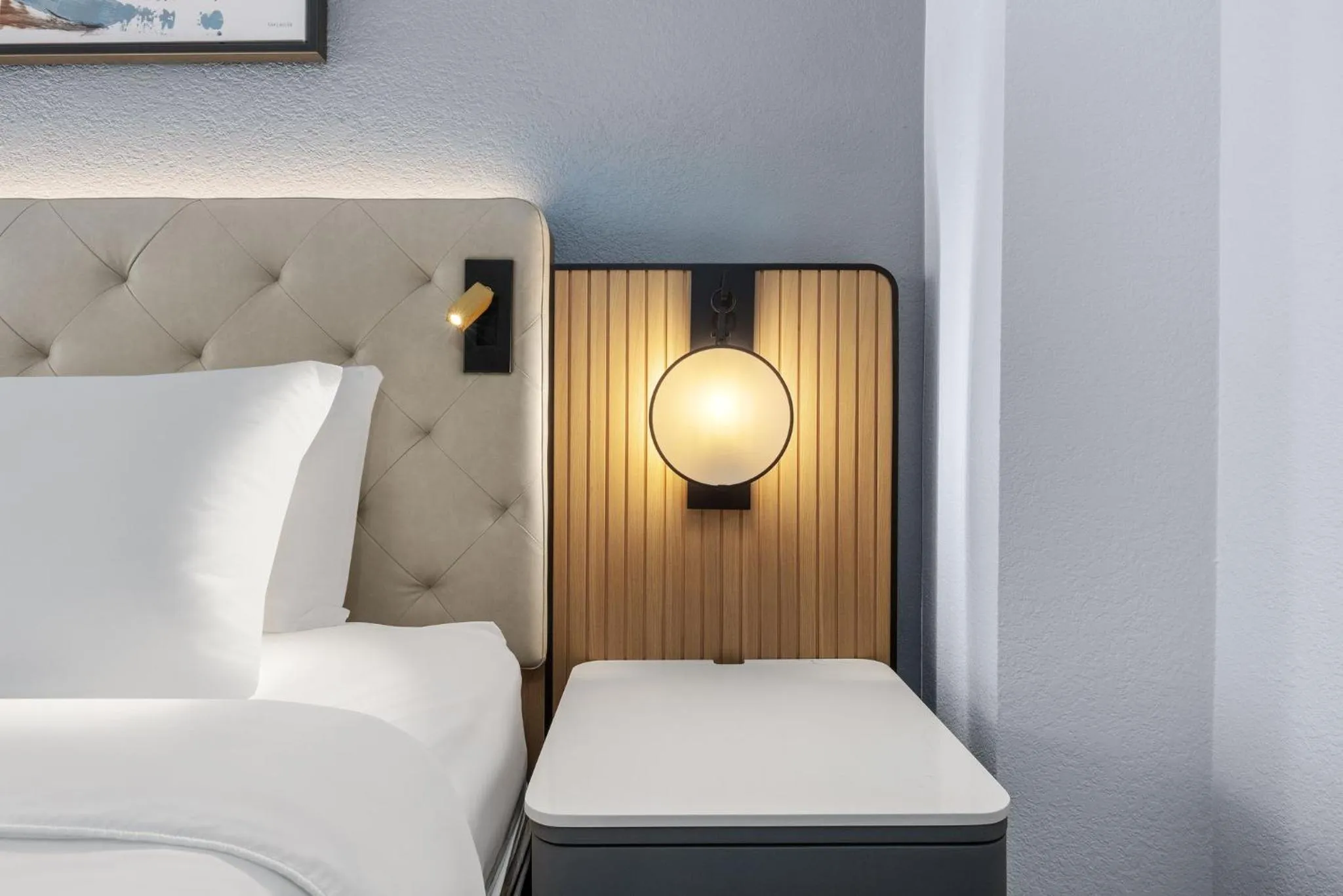 Photo of the whole room, Bed in Crowne Plaza Virginia Beach Town Center by IHG