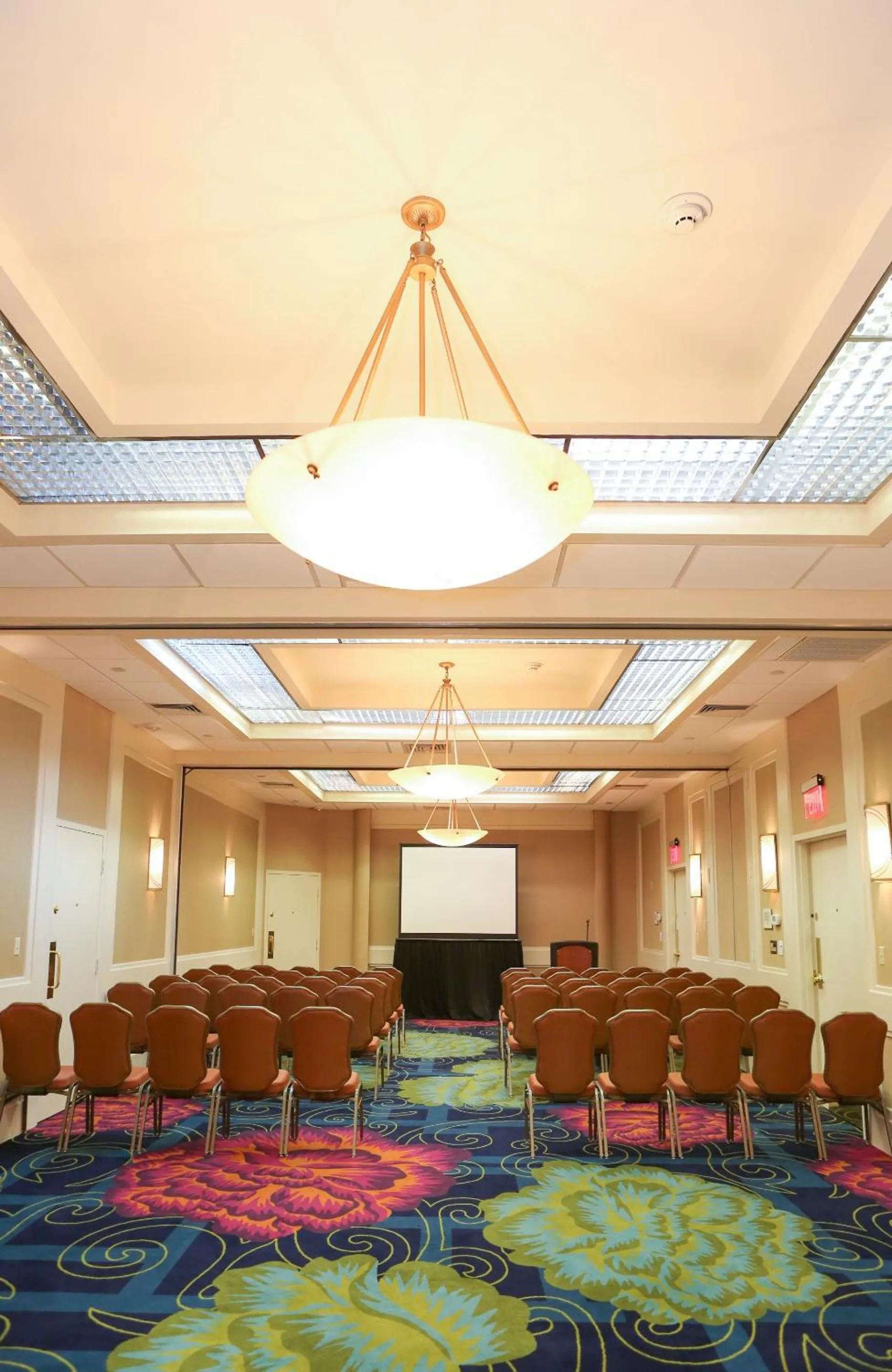 Meeting/conference room in Crowne Plaza Virginia Beach Town Center by IHG