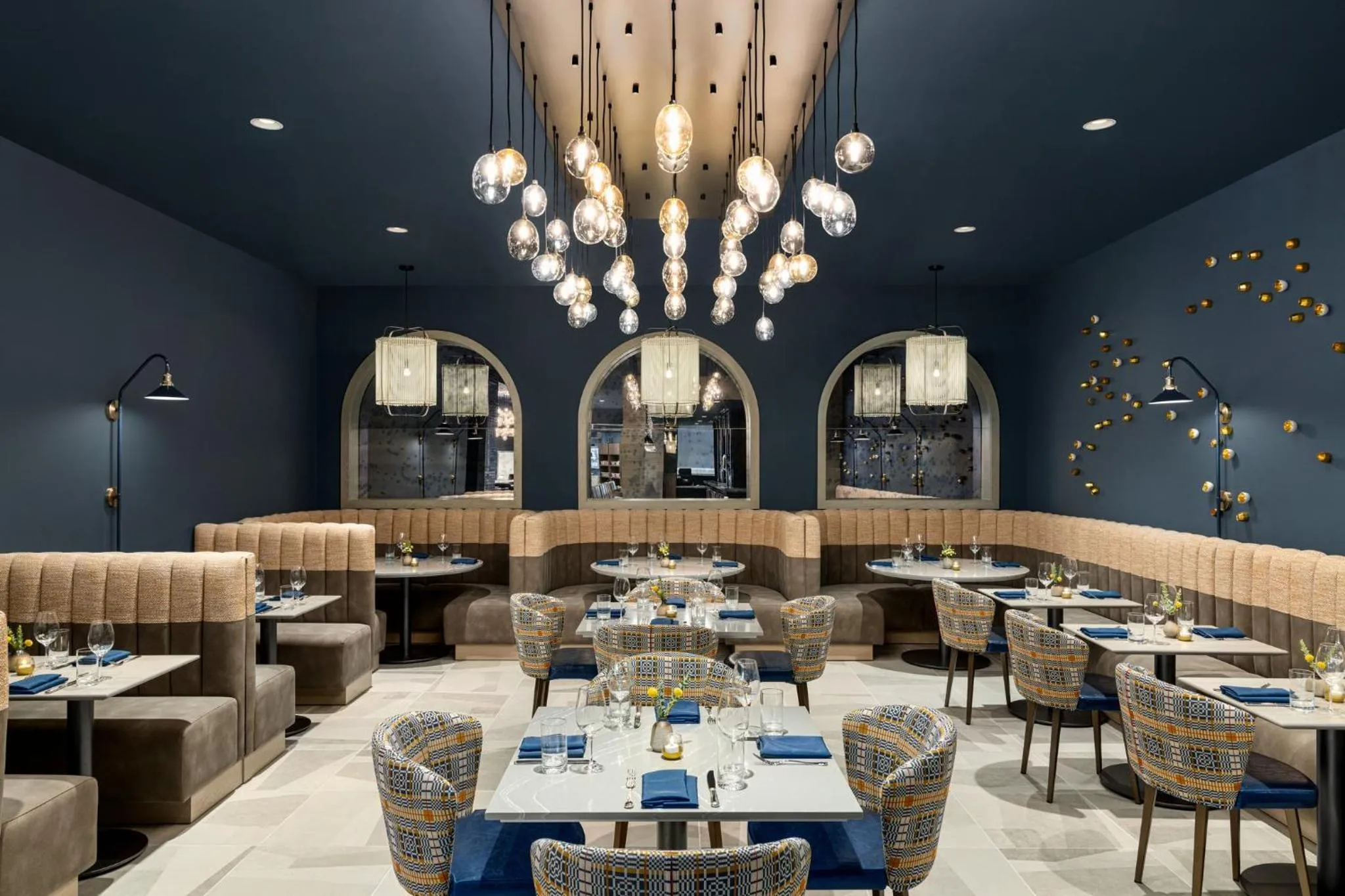 Restaurant/places to eat in Crowne Plaza Virginia Beach Town Center by IHG