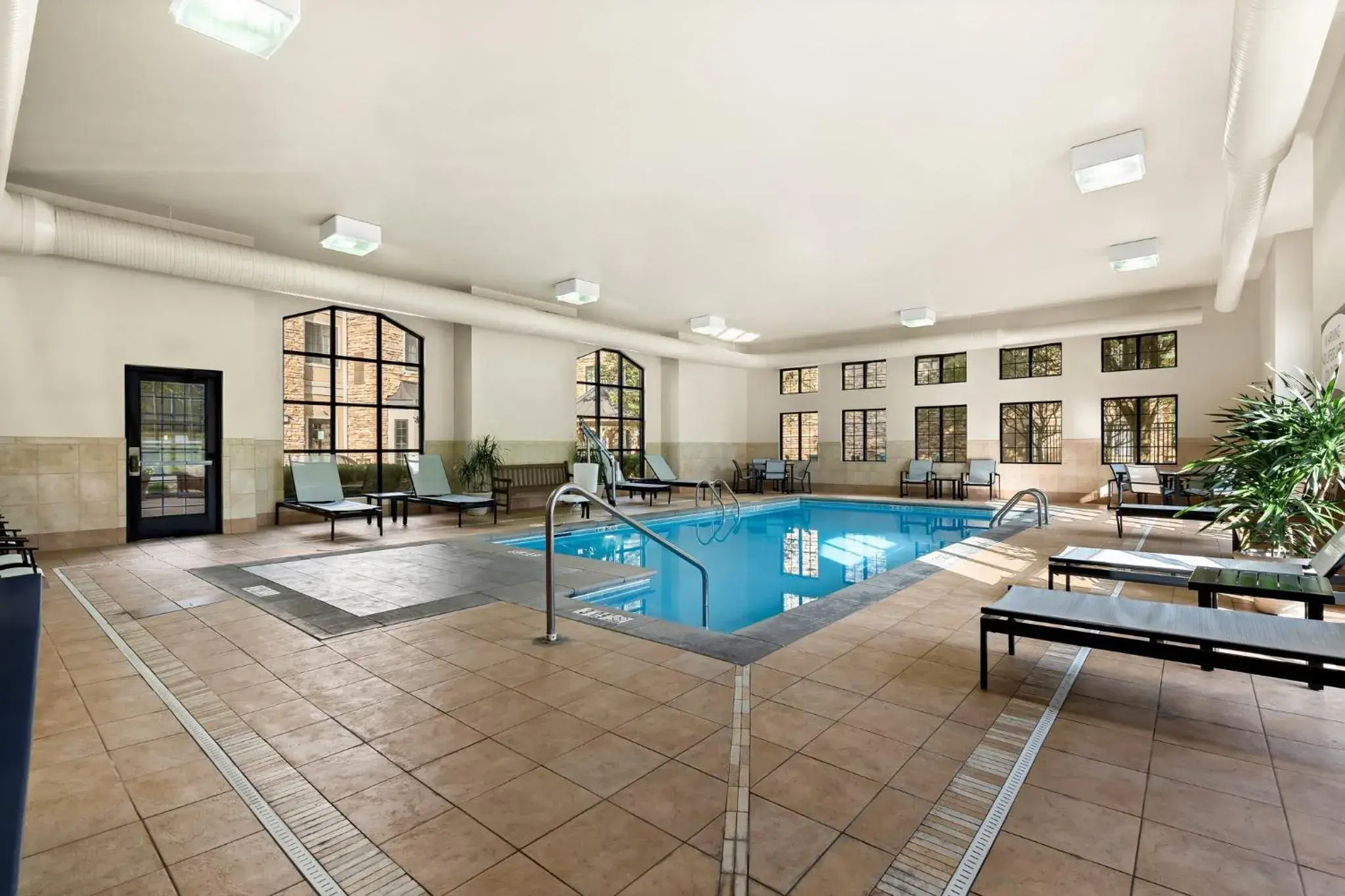 Swimming pool in Staybridge Suites - Cincinnati North by IHG Swimming pool in Staybridge Suites - Cincinnati North by IHG