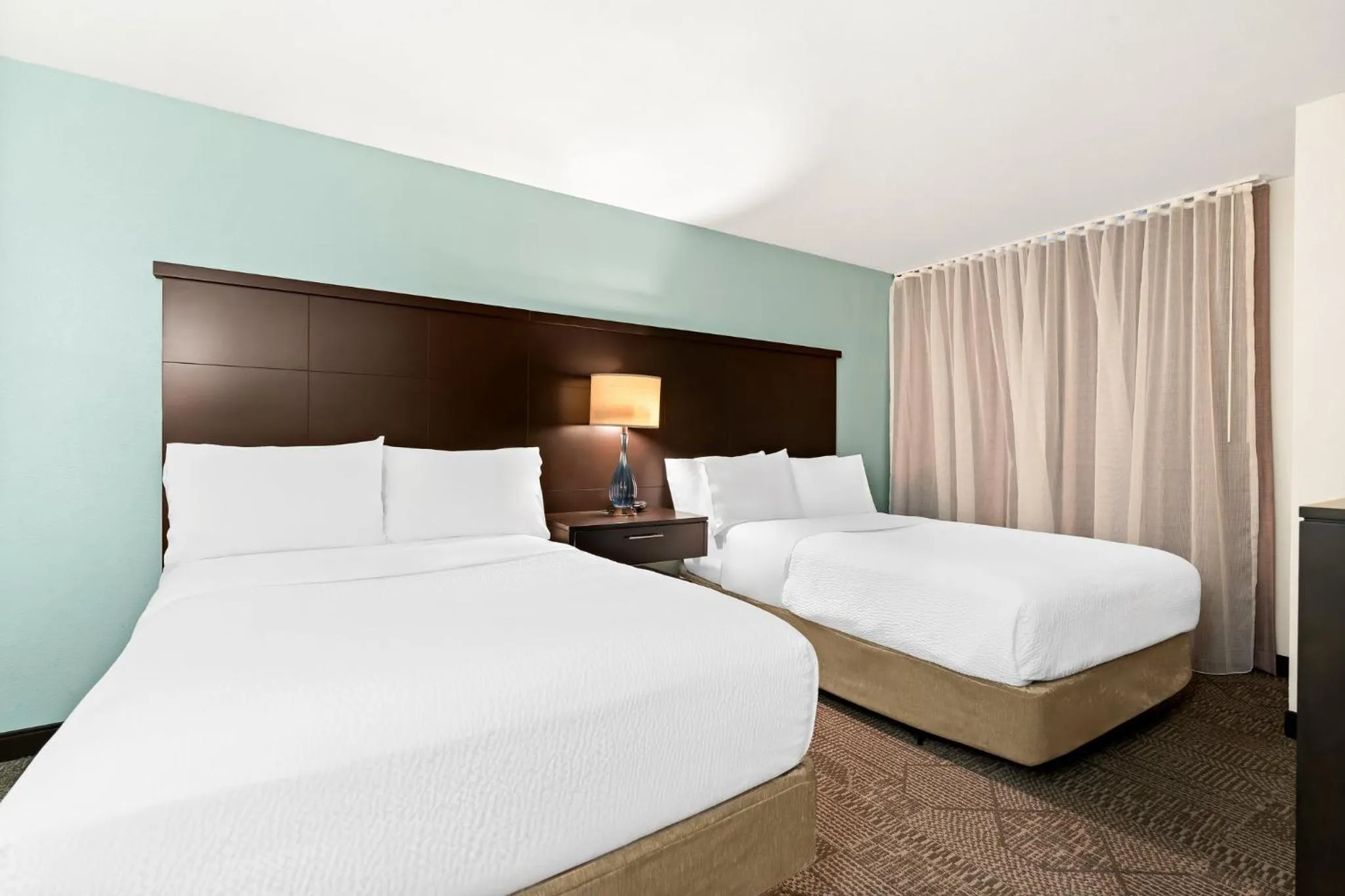 Photo of the whole room, Bed in Staybridge Suites - Cincinnati North by IHG