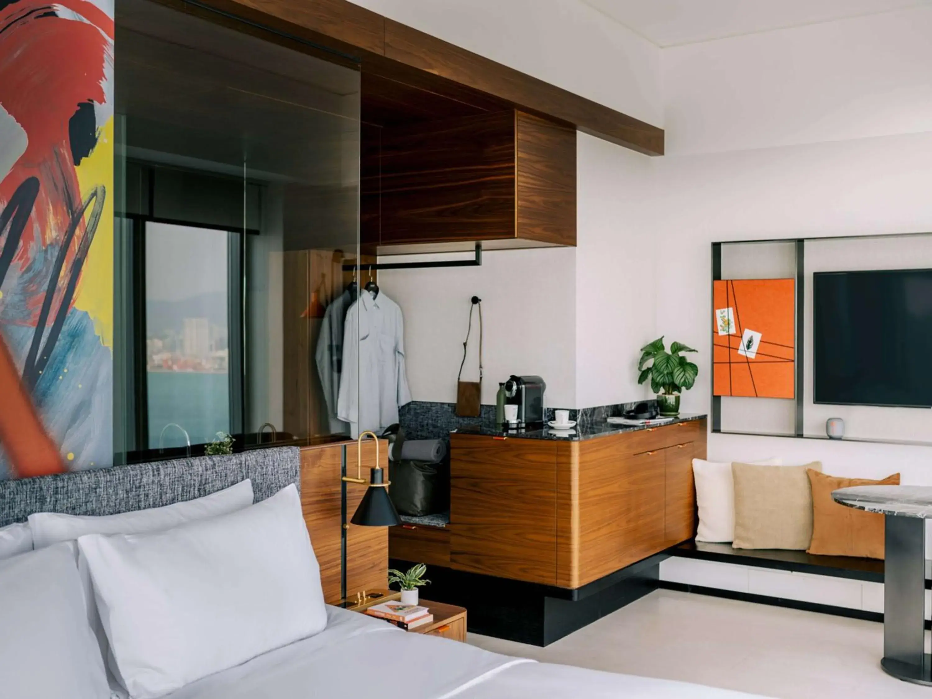 Photo of the whole room in EAST Hong Kong Photo of the whole room in EAST Hong Kong