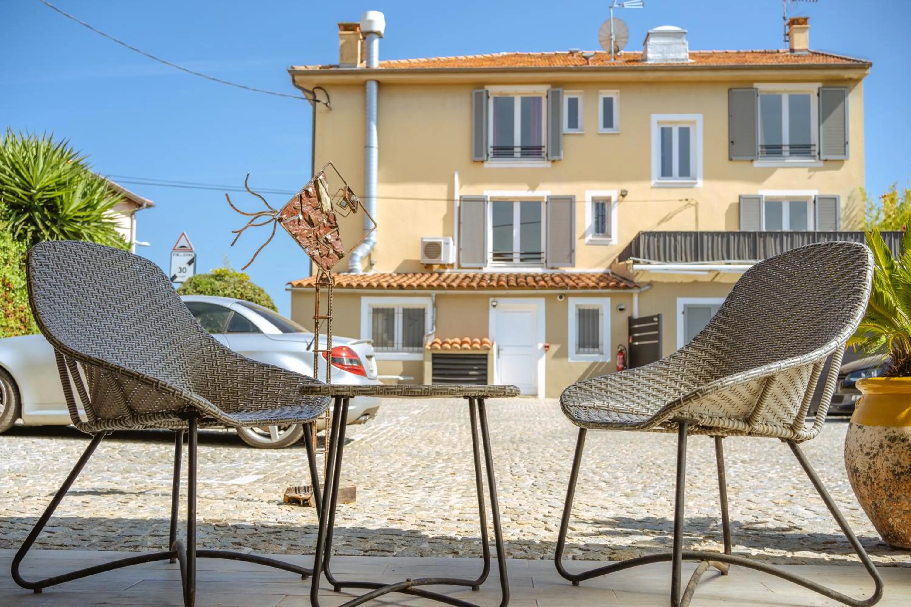 Property building in Hôtel du Bord de Mer "Le Vanillé"