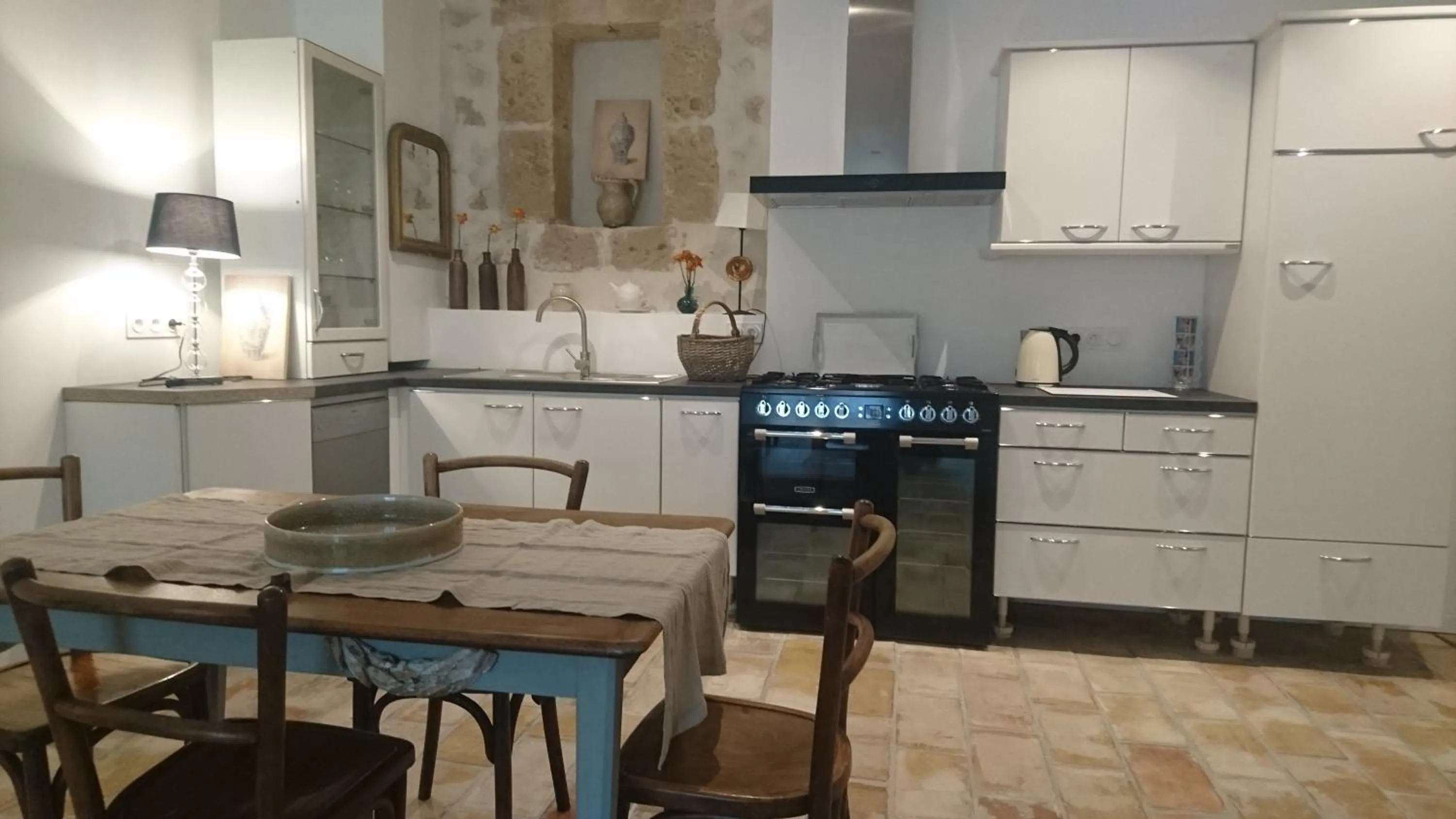 Kitchen or kitchenette in Mazet Des Artistes