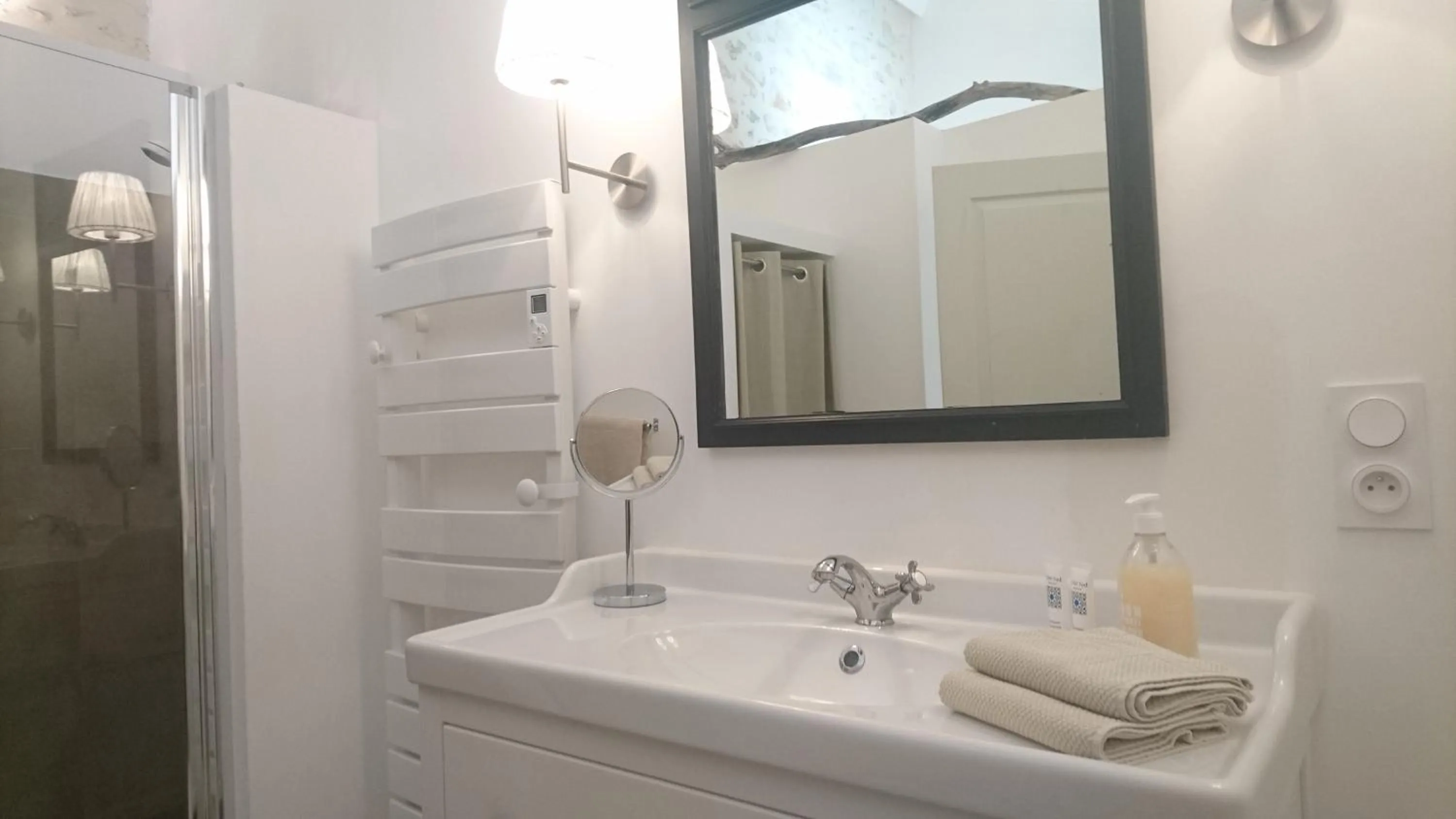 Bathroom in Mazet Des Artistes