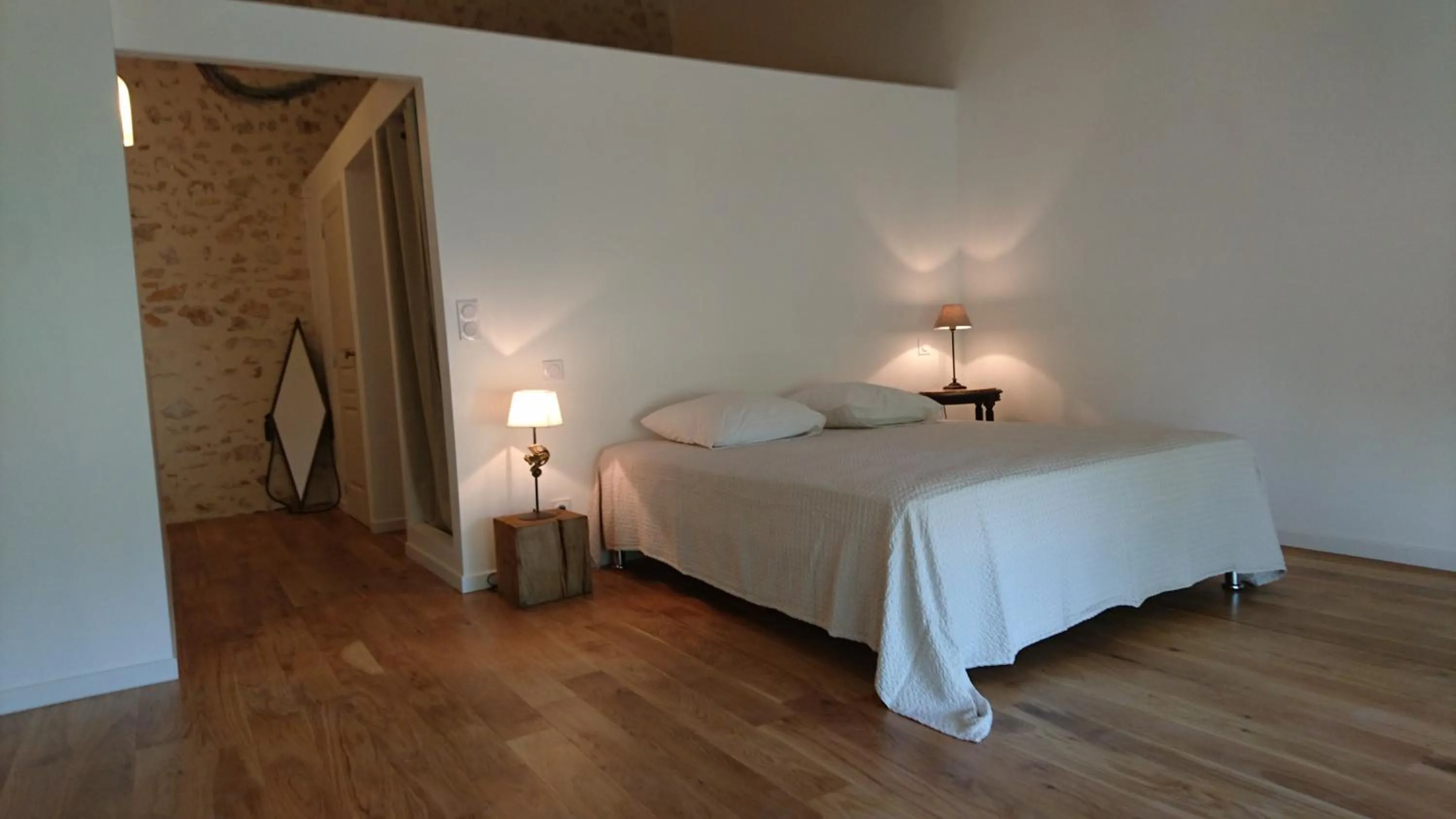 Bed in Mazet Des Artistes