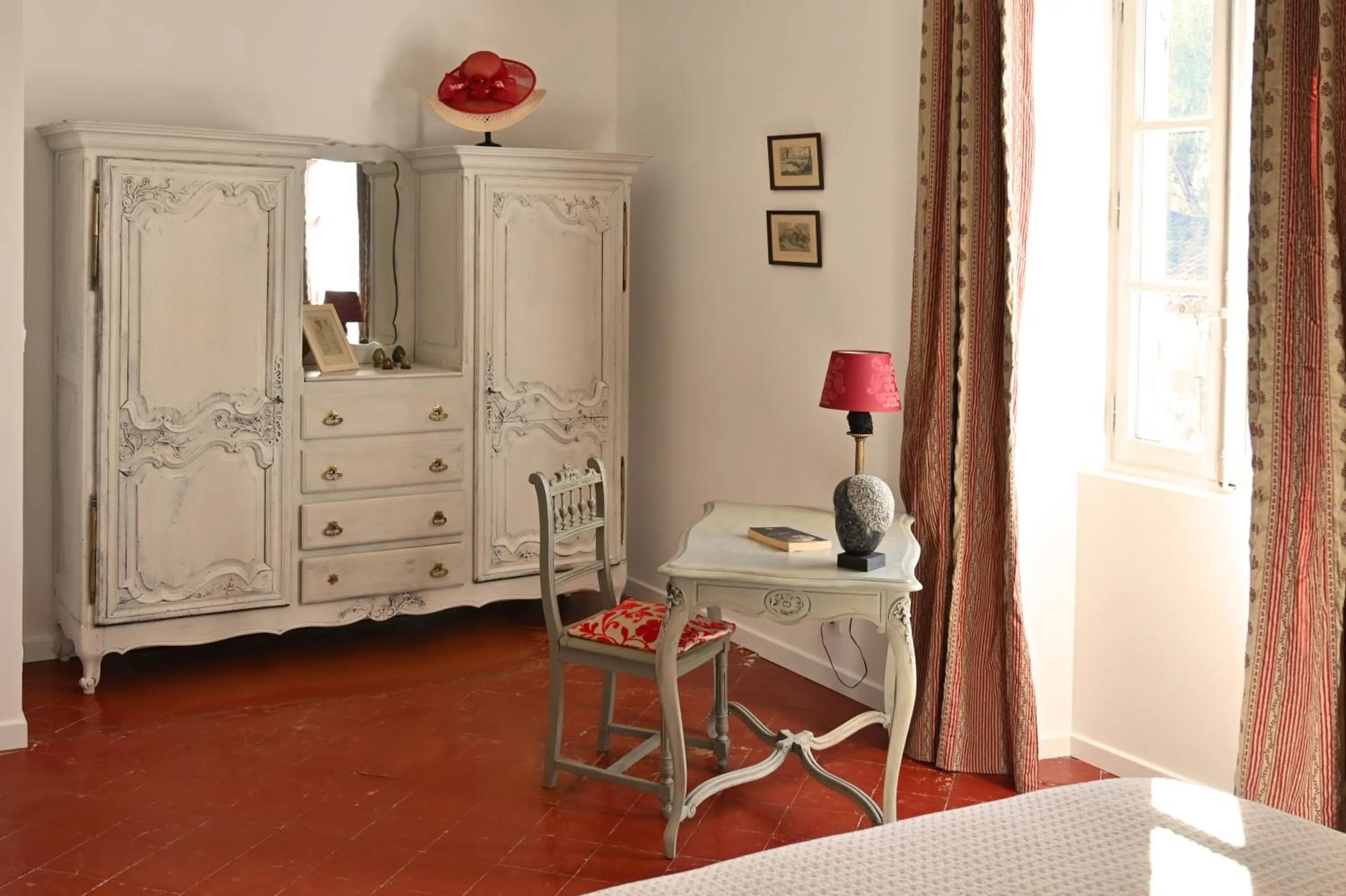 Bedroom, Bed in Mazet Des Artistes