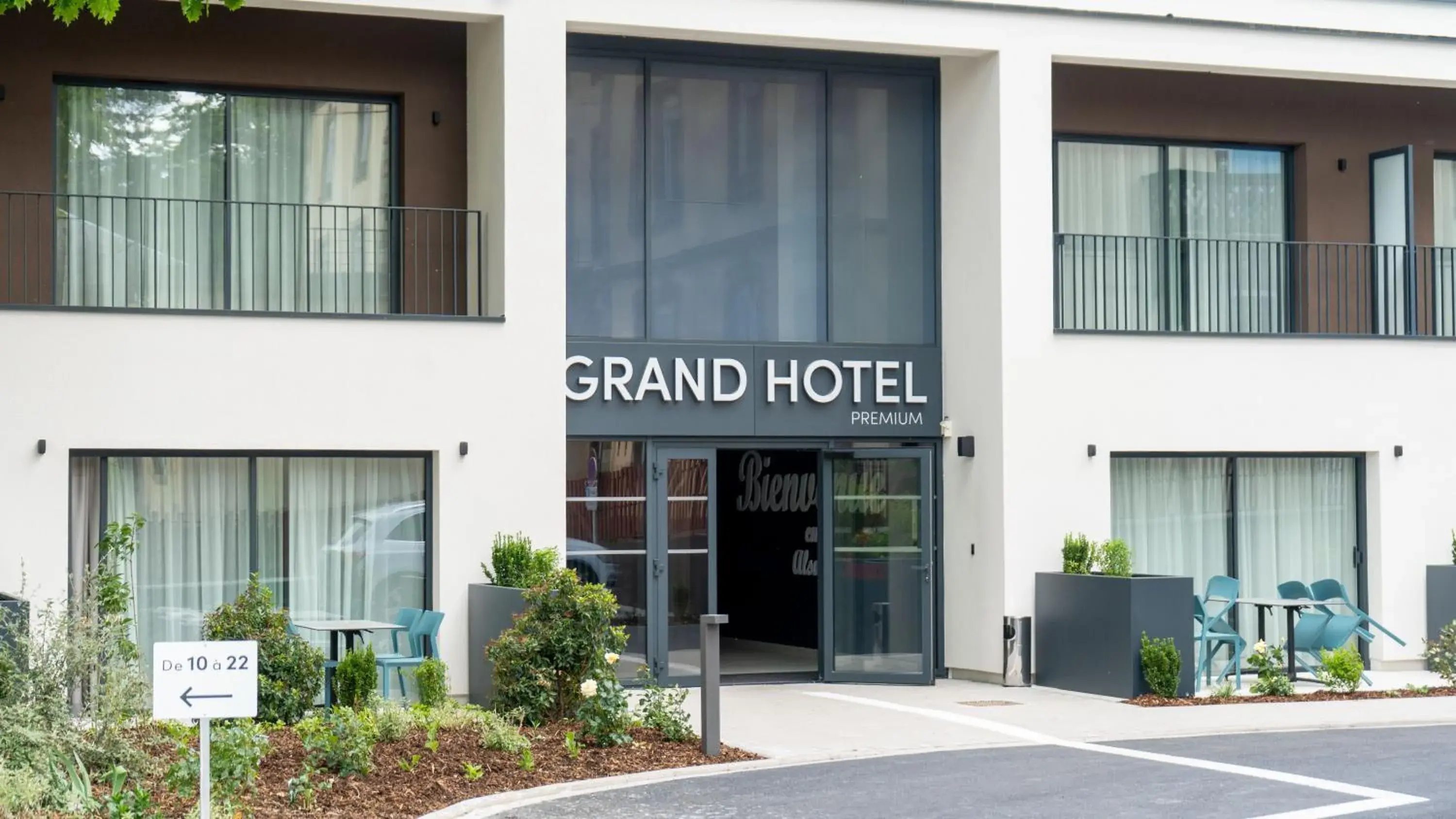 Facade/entrance in Brit Hotel Grand Hotel Munster Facade/entrance in Brit Hotel Grand Hotel Munster
