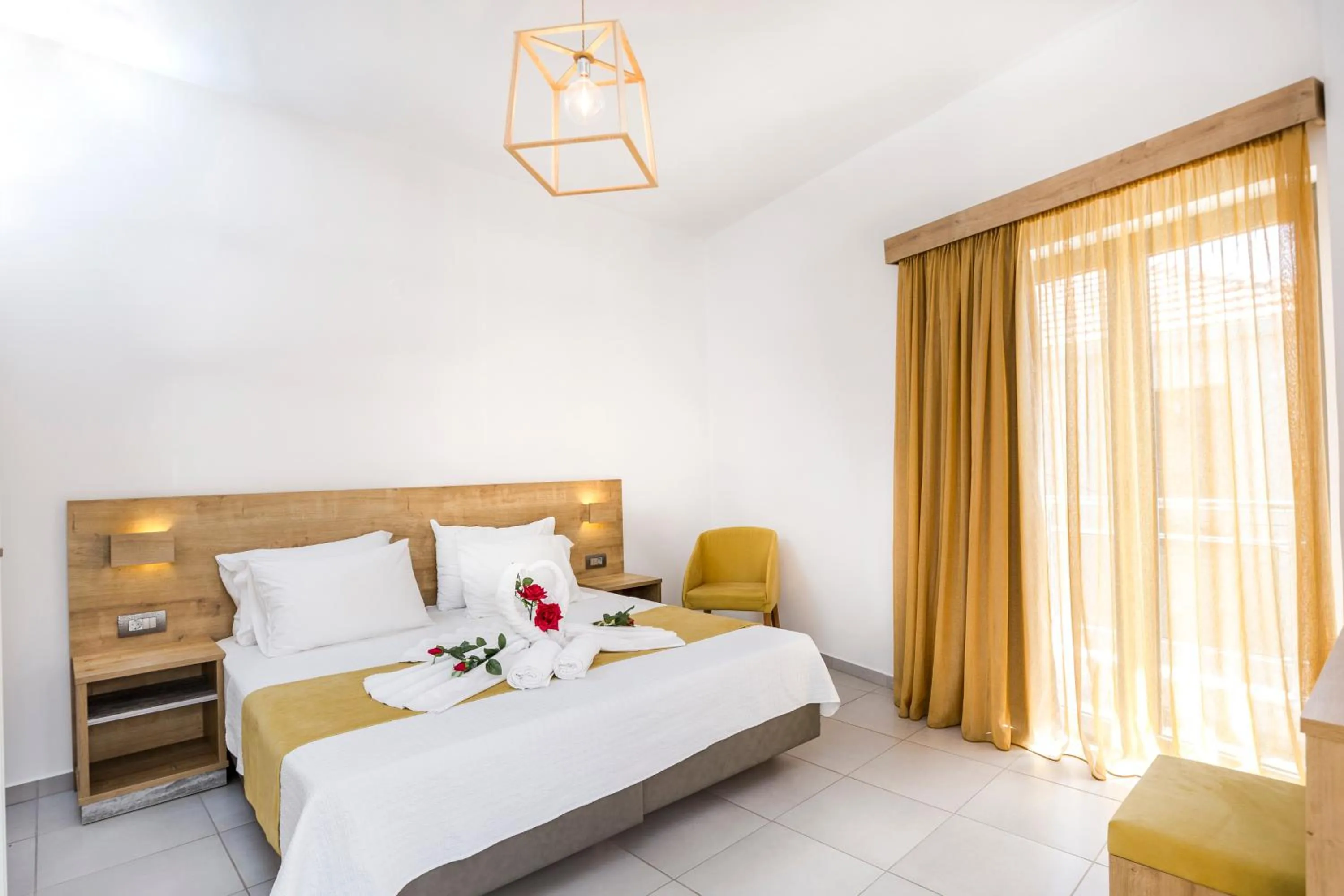 Bedroom, Bed in Castell Hotel