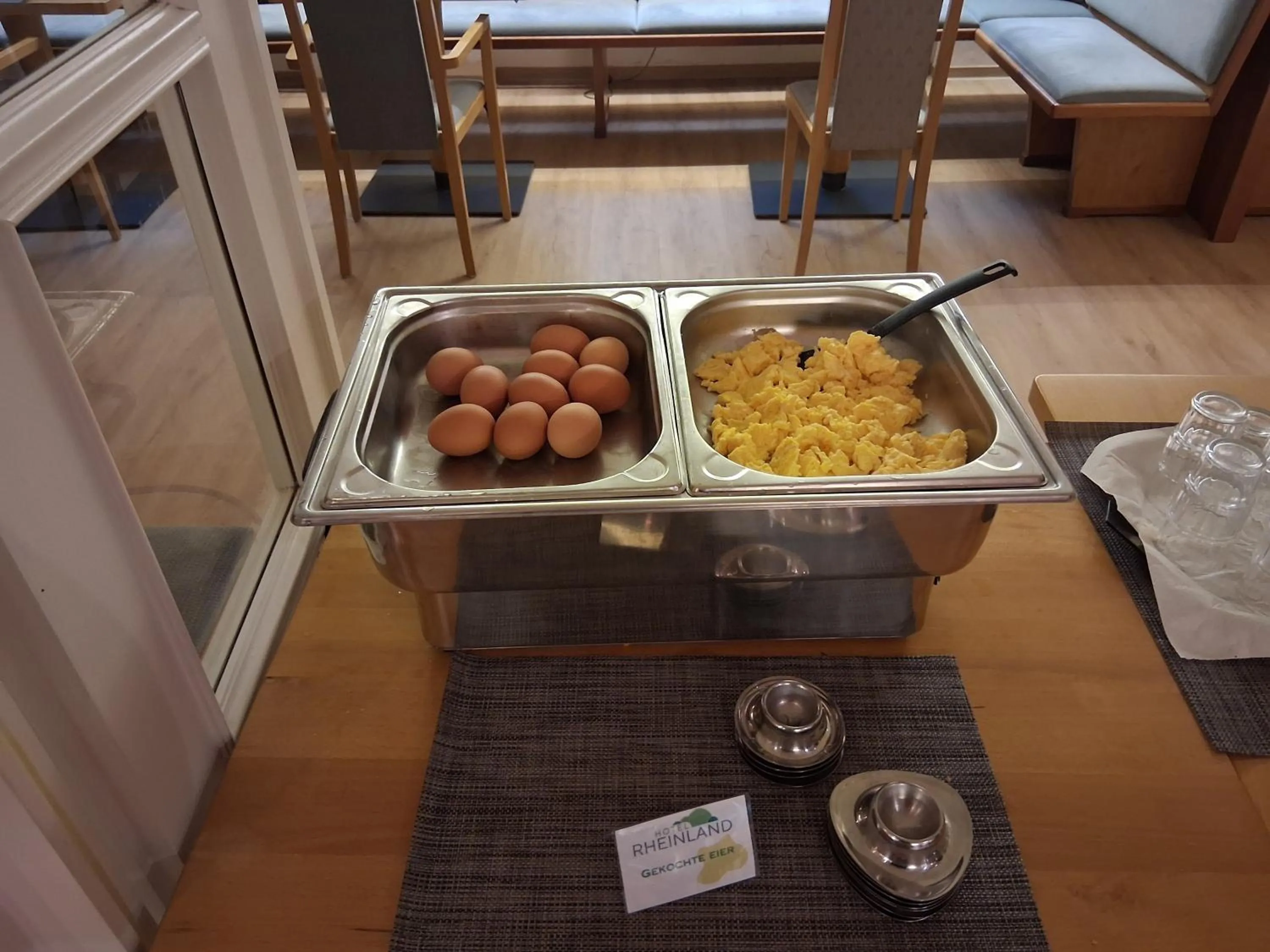 Buffet breakfast in Hotel Rheinland