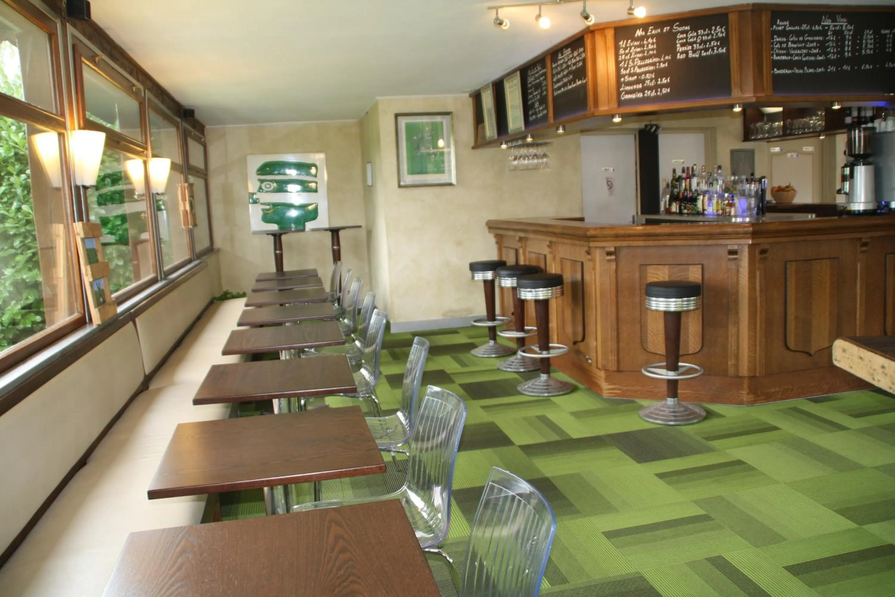 Restaurant/places to eat in The Originals Access, Hôtel La Dousseine, Dreux Nord