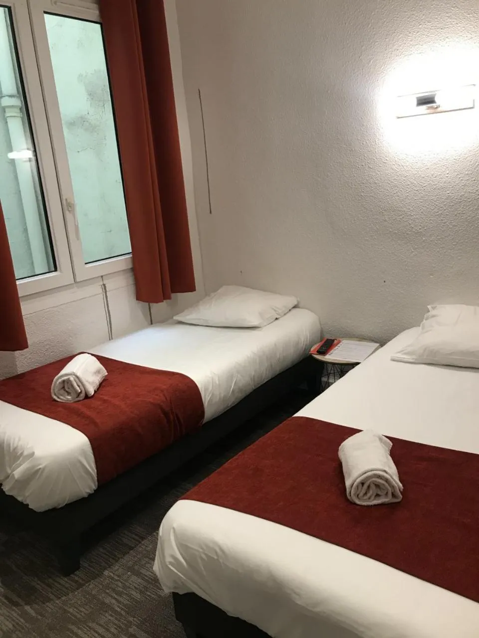 Bed in Hotel de Bretagne