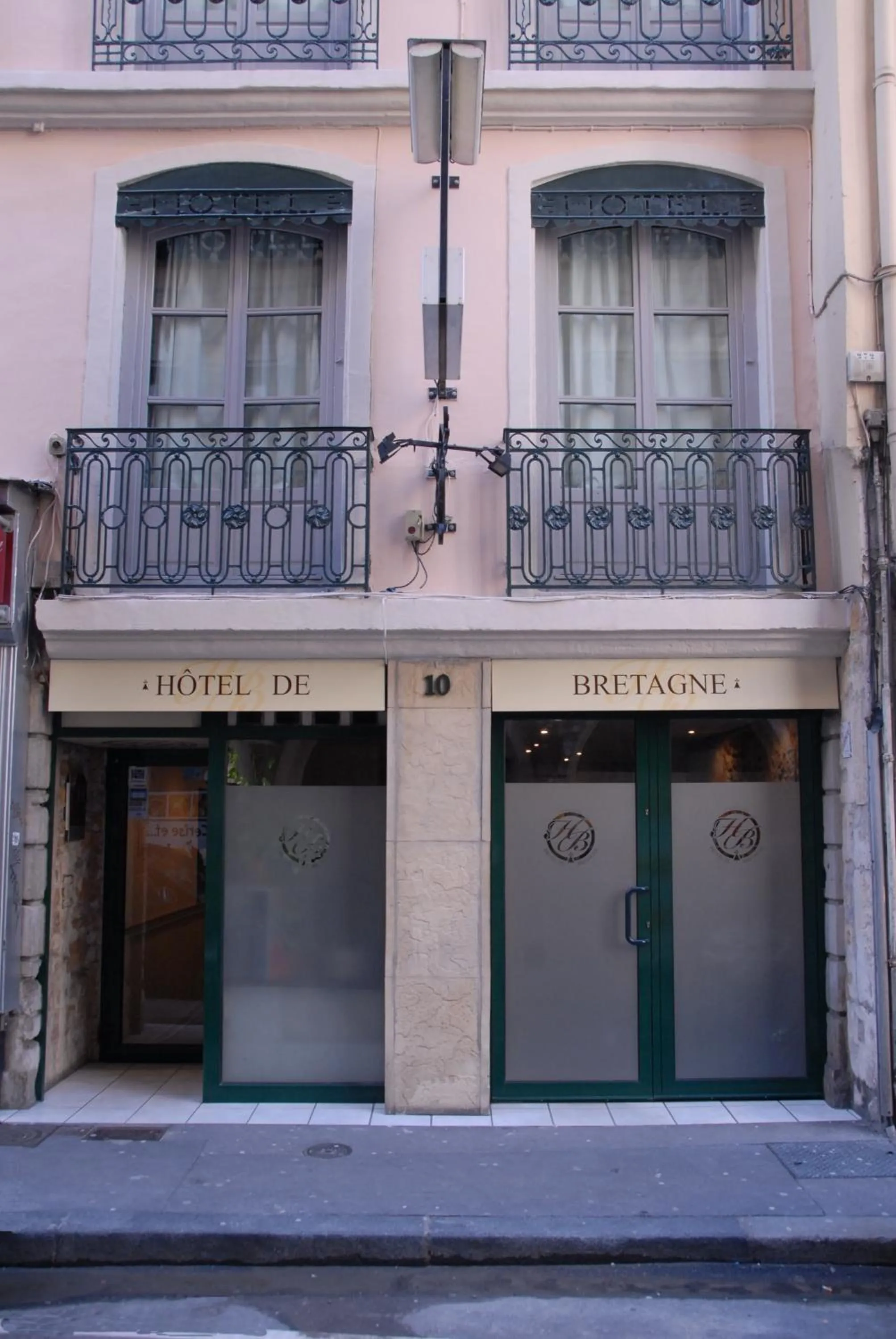 Facade/entrance in Hotel de Bretagne