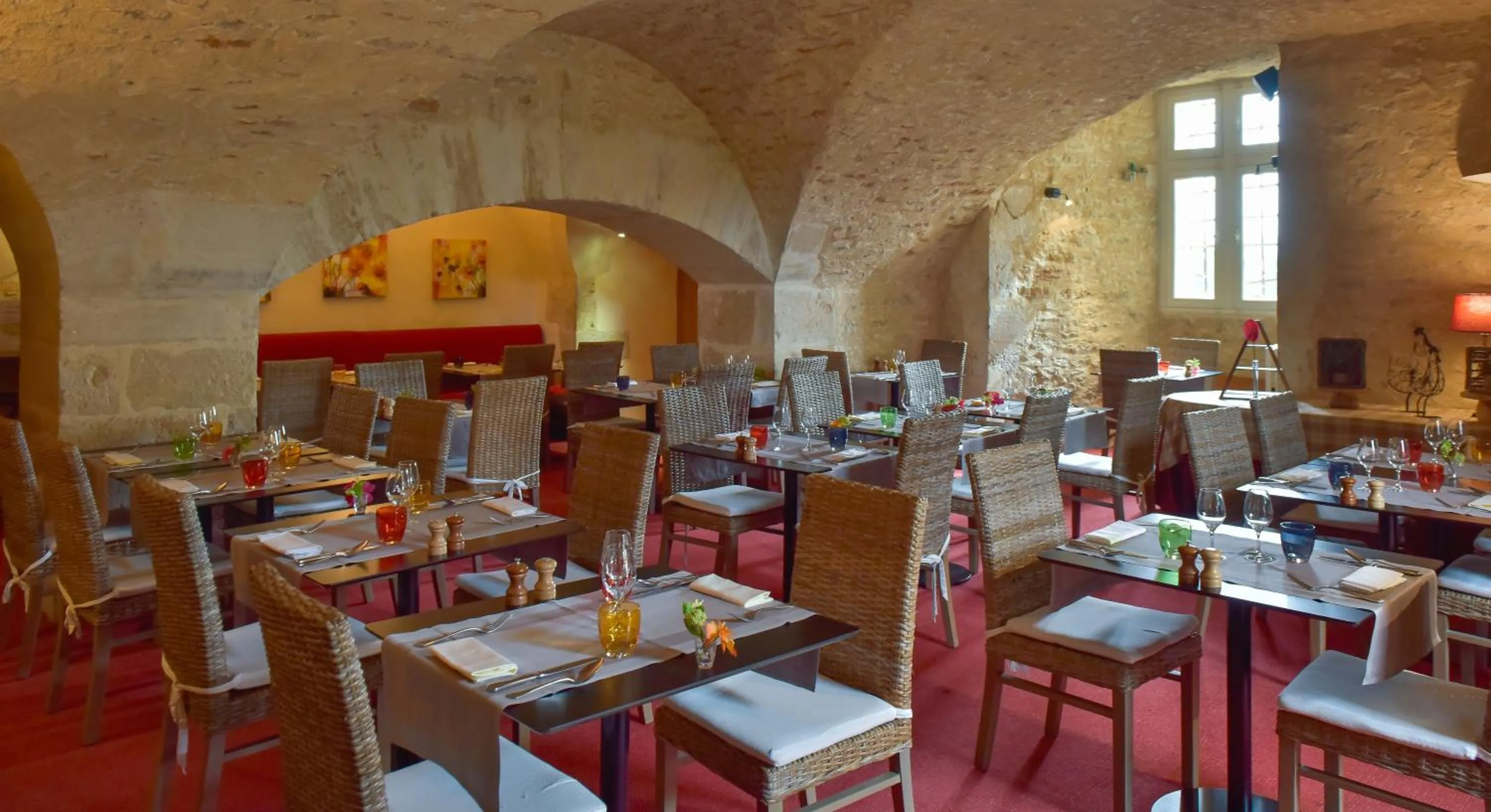 Restaurant/places to eat in Hôtel Golf Château de Chailly