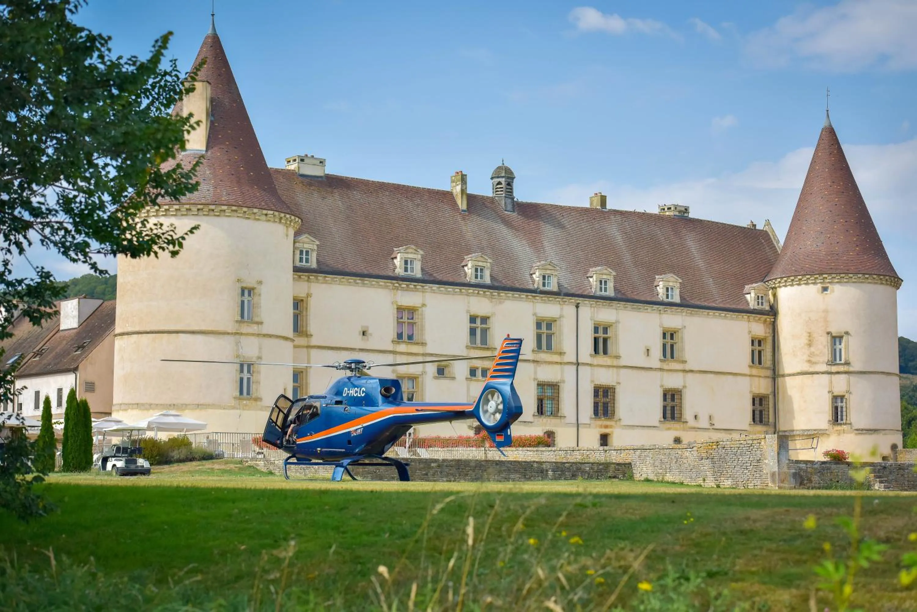 Property building in Hôtel Golf Château de Chailly