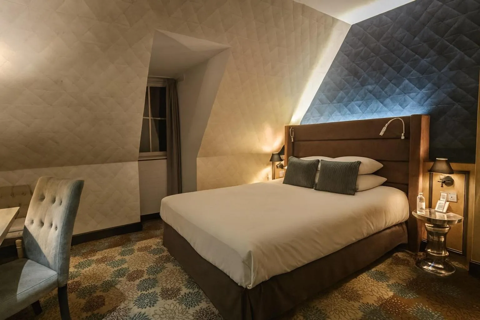 Bed in Hôtel Golf Château de Chailly