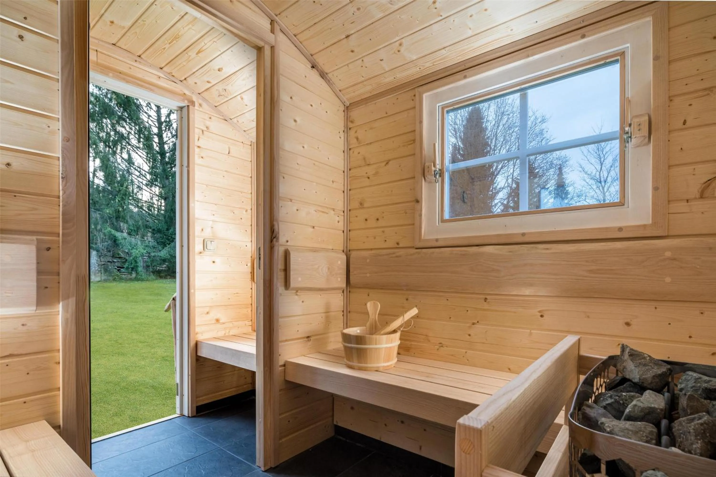 Pool view in Best Western Hotel Brunnenhof