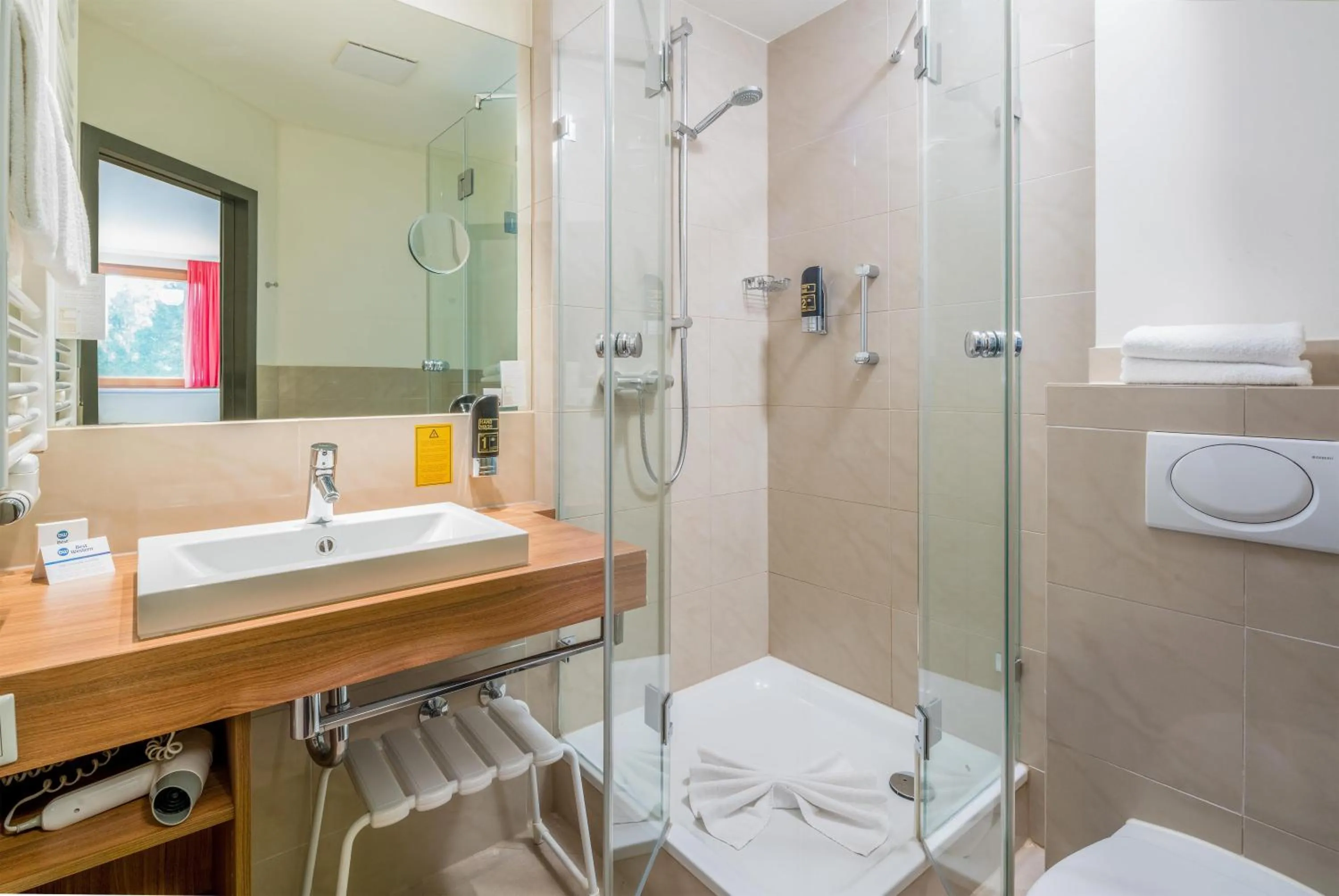 Bathroom in Best Western Hotel Brunnenhof