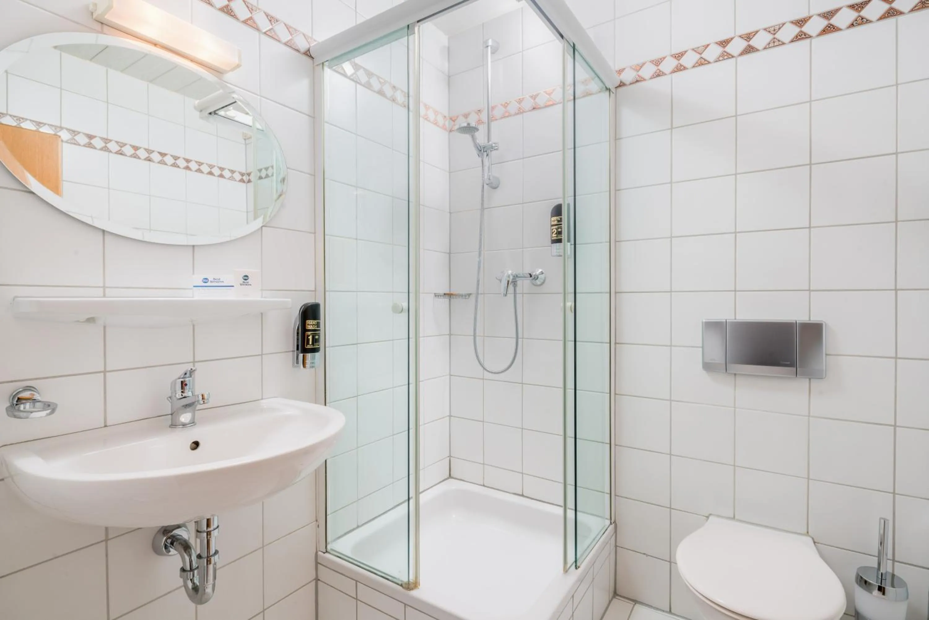 Shower in Best Western Hotel Brunnenhof