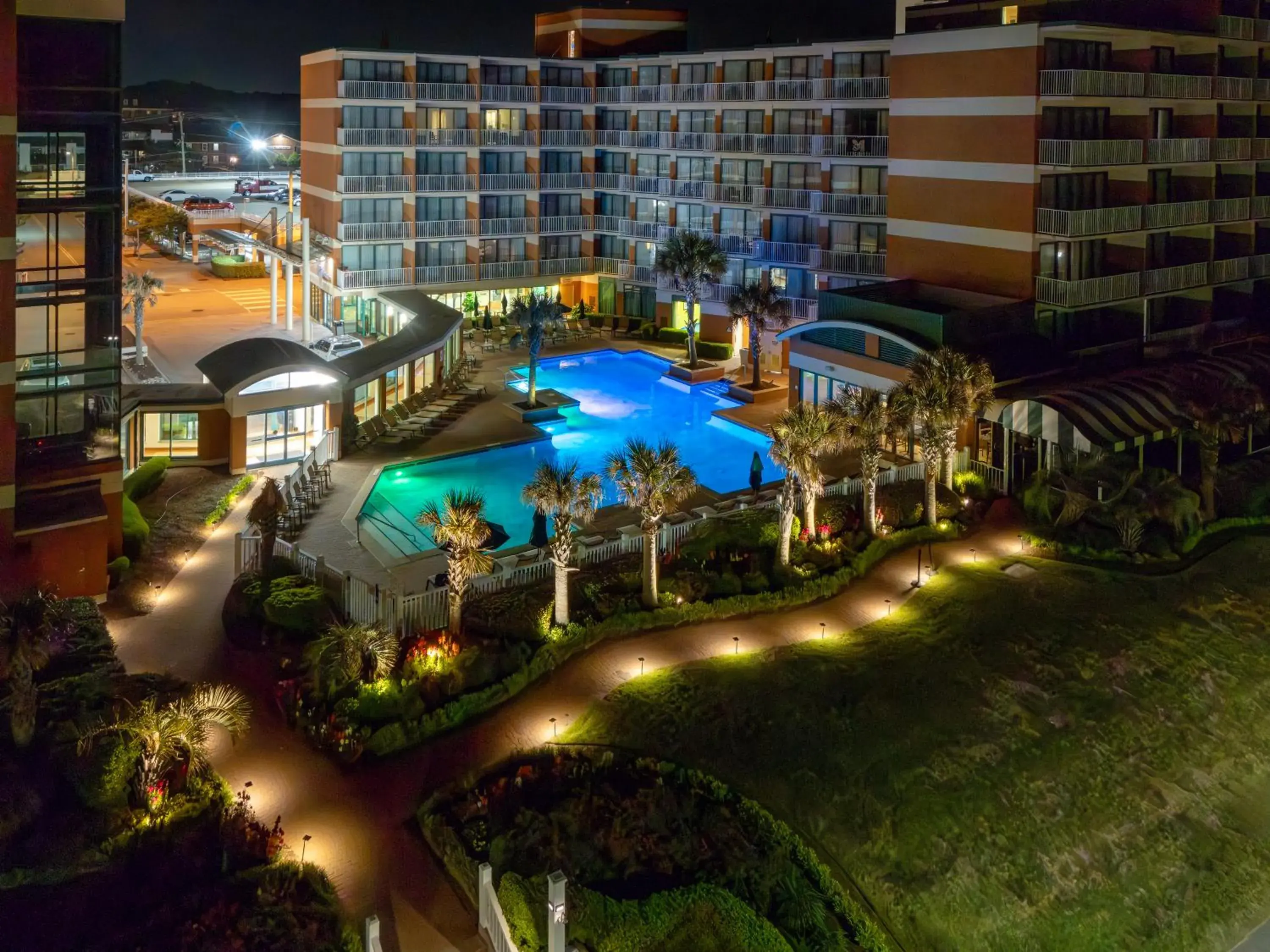 Property building in Holiday Inn & Suites Virginia Beach - North Beach by IHG Property building in Holiday Inn & Suites Virginia Beach - North Beach by IHG