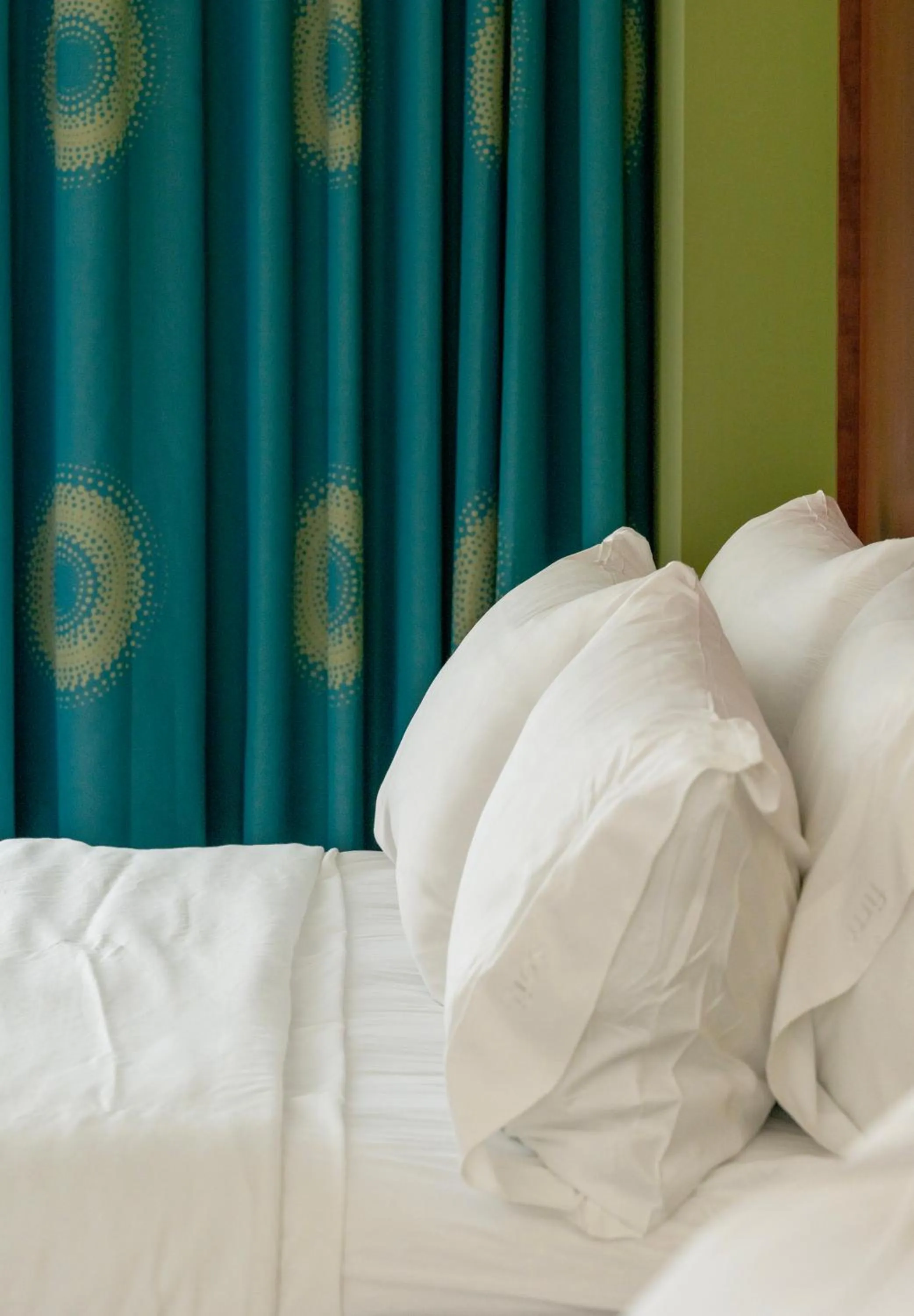 Bed in Holiday Inn & Suites Virginia Beach - North Beach by IHG