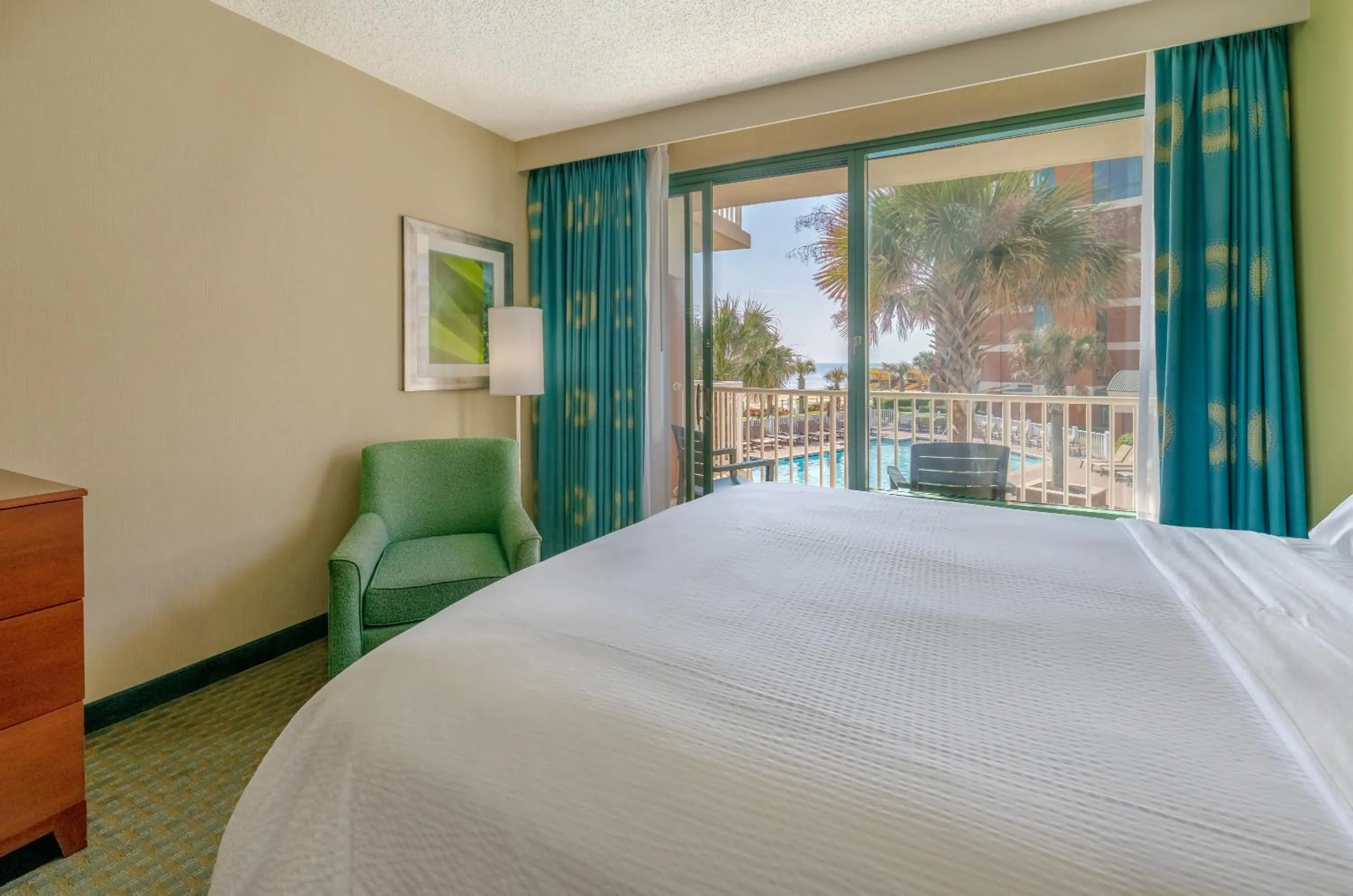 Bedroom, Bed in Holiday Inn & Suites Virginia Beach - North Beach by IHG