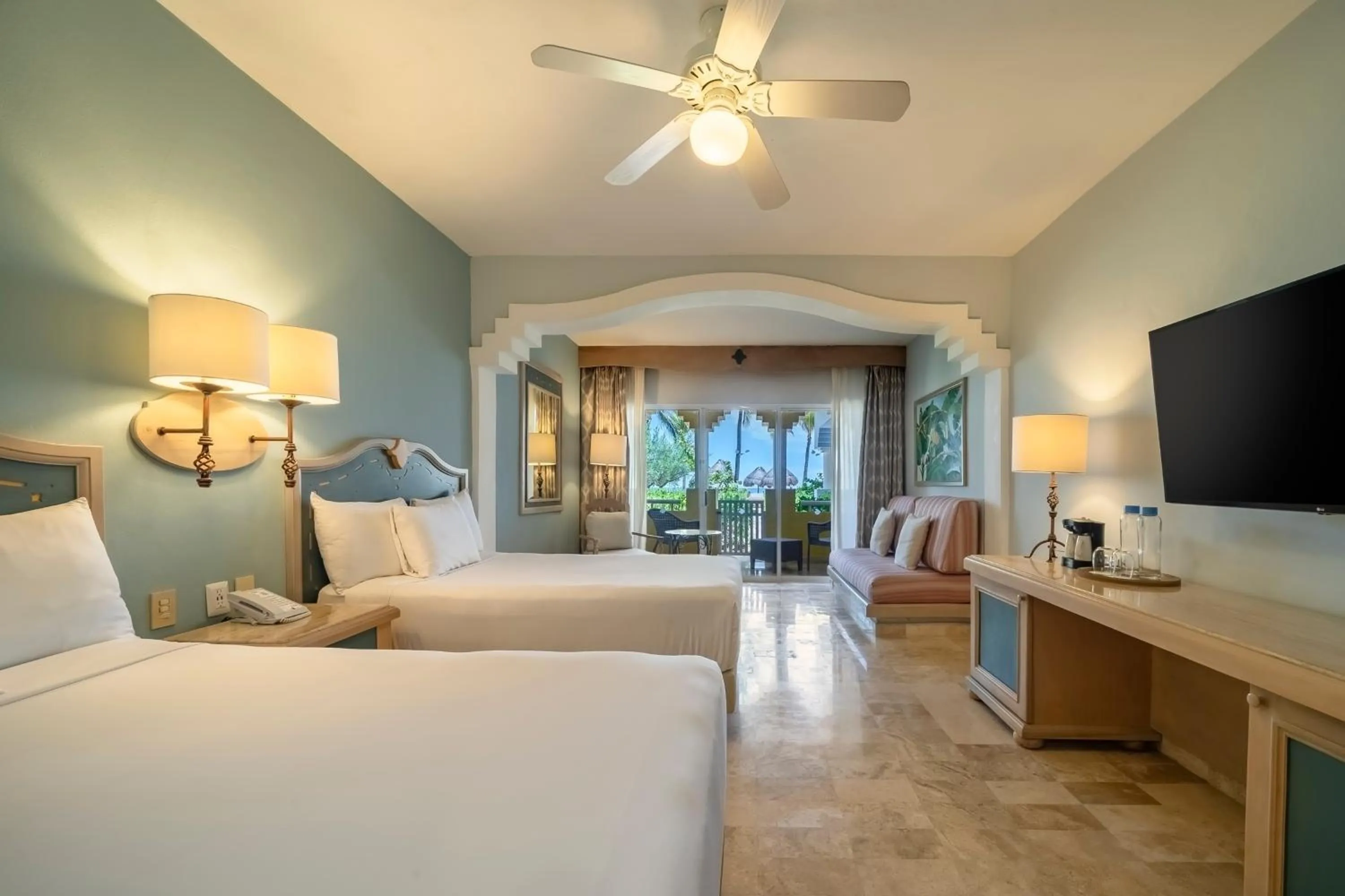 Bed in Iberostar Waves Paraíso del Mar - All Inclusive