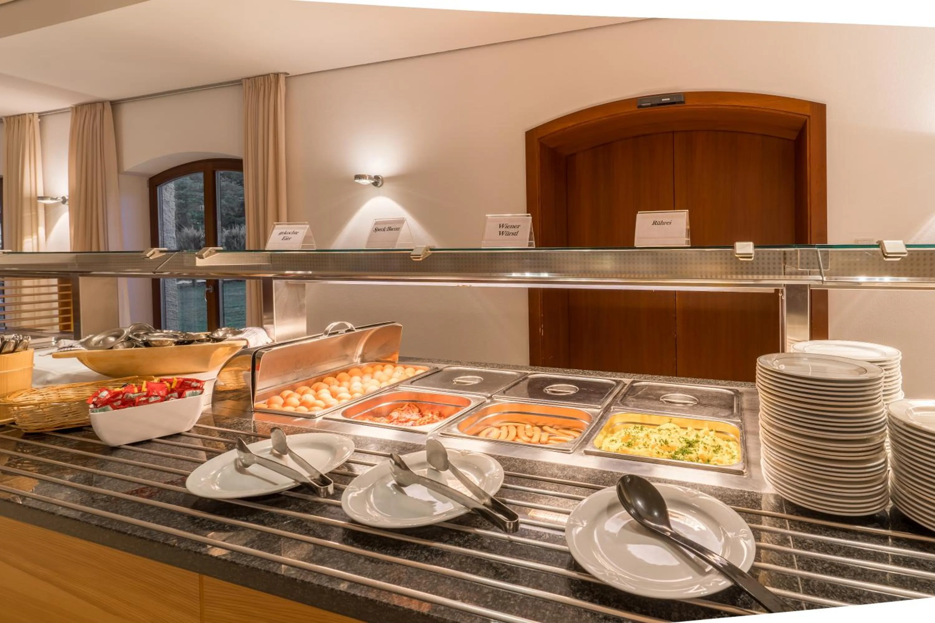 Buffet breakfast in BSW Hotel Hubertus-Park