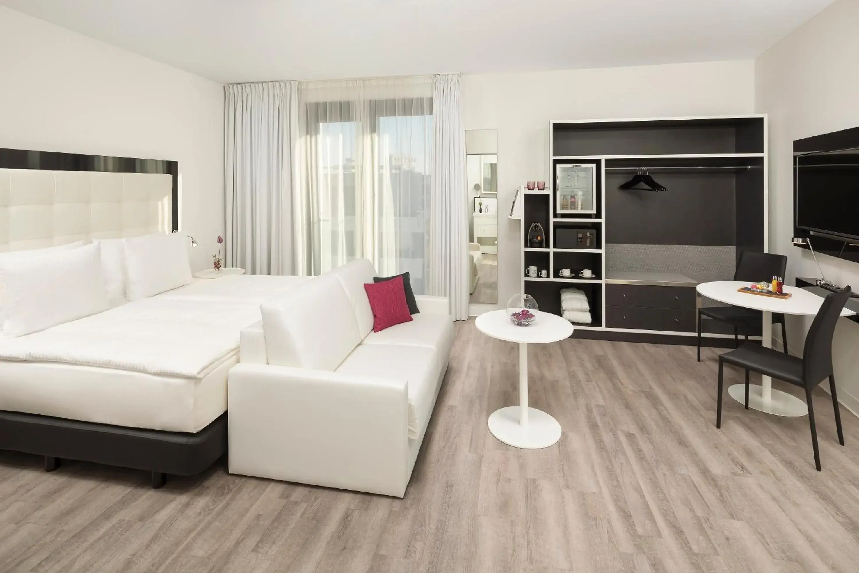 Bed in INNSiDE by Meliá Frankfurt Ostend Bed in INNSiDE by Meliá Frankfurt Ostend