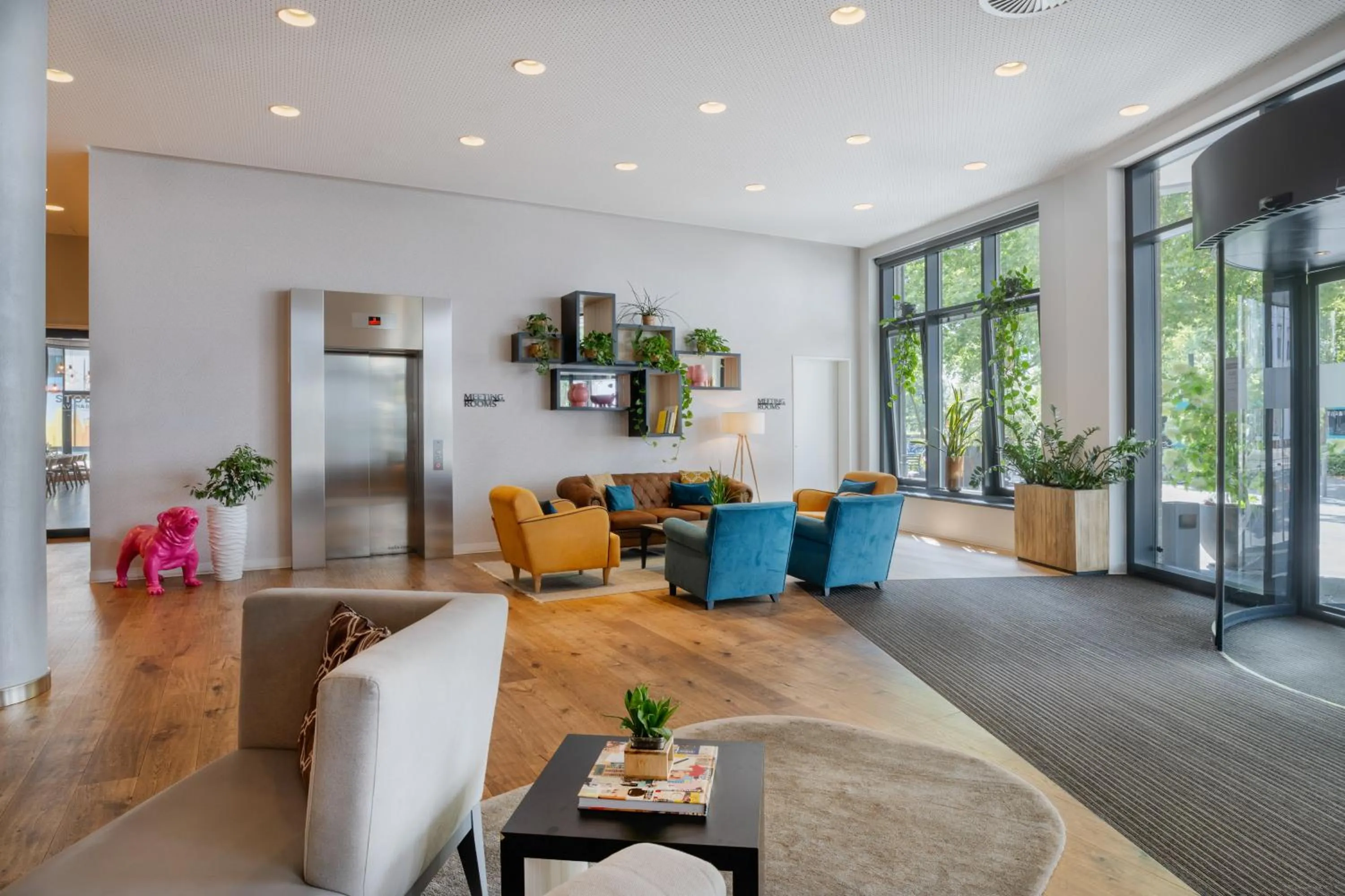 Lobby or reception in INNSiDE by Meliá Frankfurt Ostend