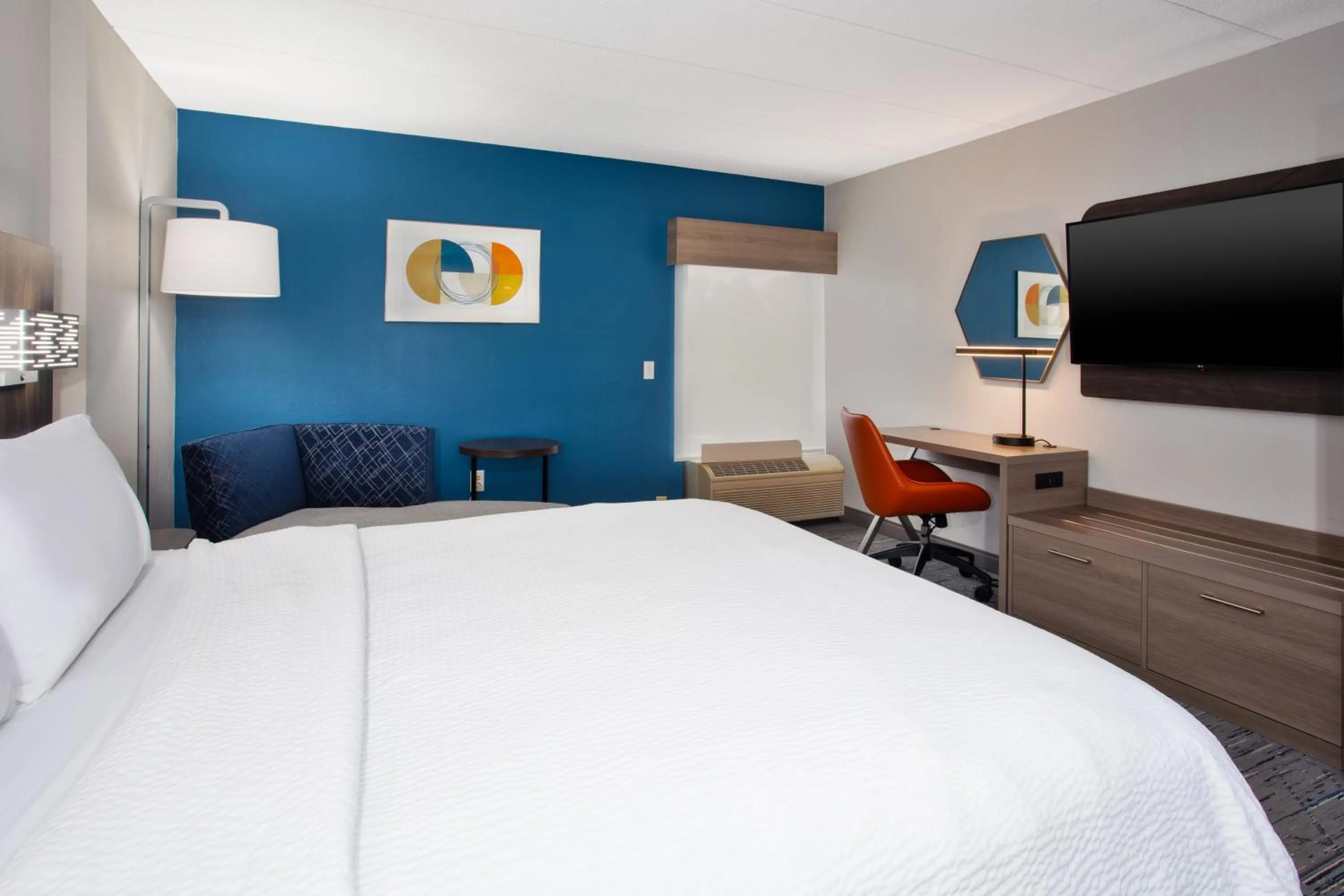 Bed in Holiday Inn Express Hotel & Suites Dover by IHG