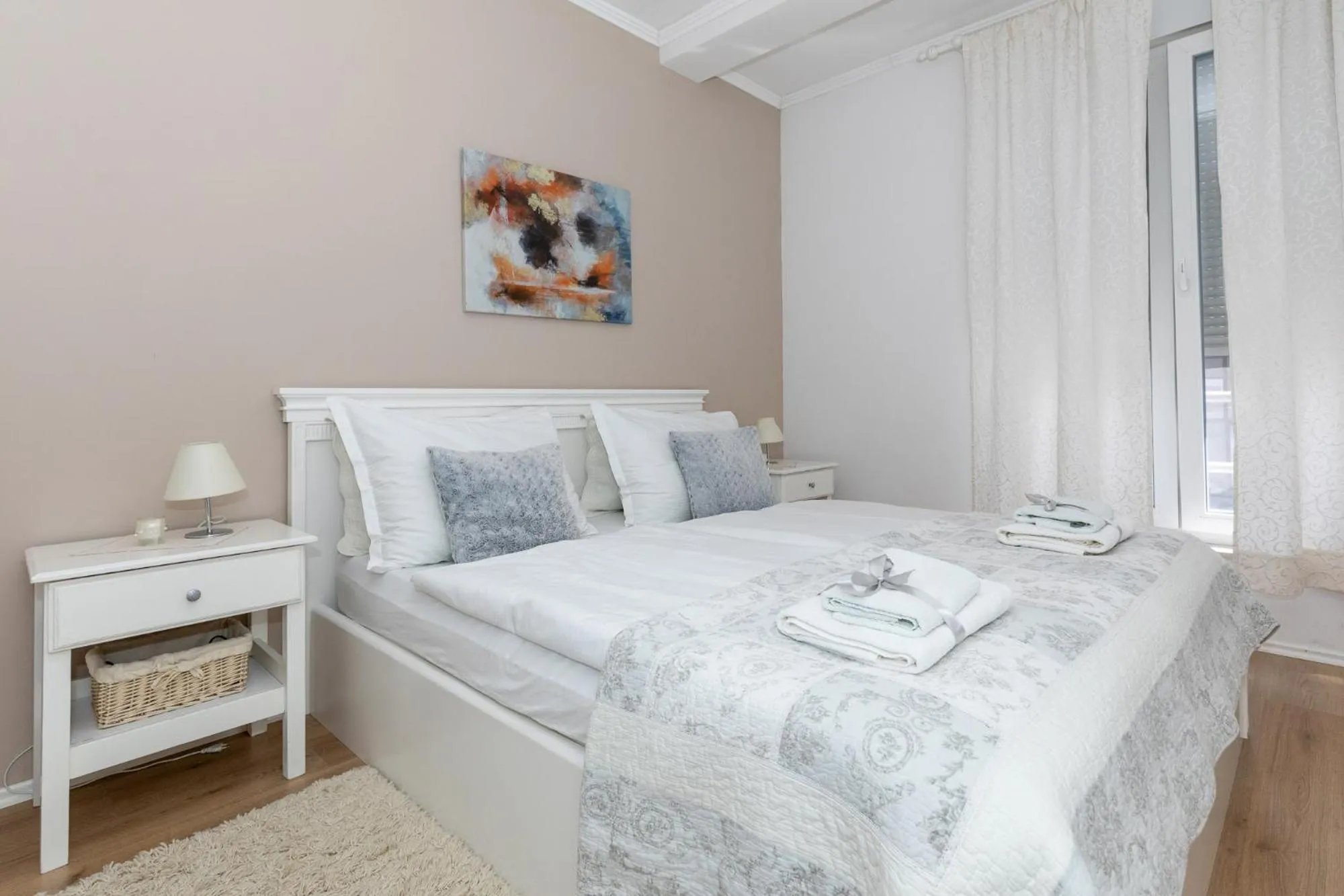 Property building, Bed in Happy Apartments Mostar