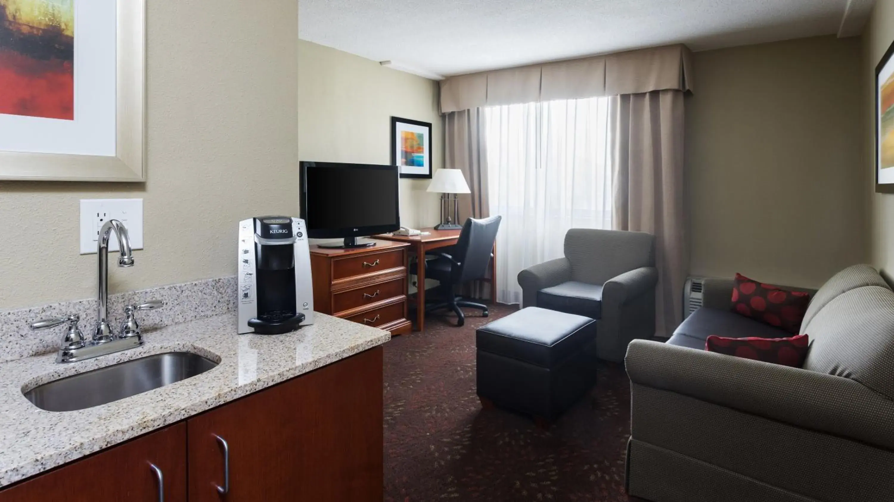 Photo of the whole room in Holiday Inn Cincinnati-Riverfront by IHG Photo of the whole room in Holiday Inn Cincinnati-Riverfront by IHG