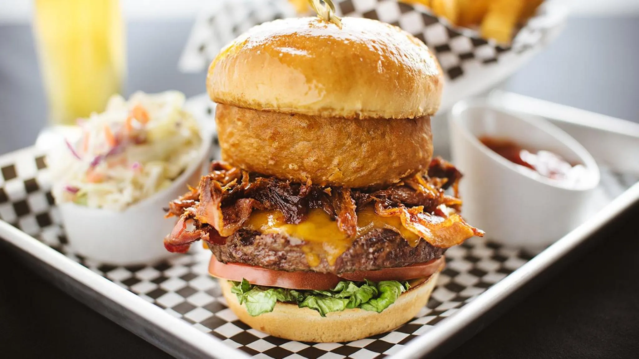 Restaurant/places to eat in Holiday Inn Cincinnati-Riverfront by IHG