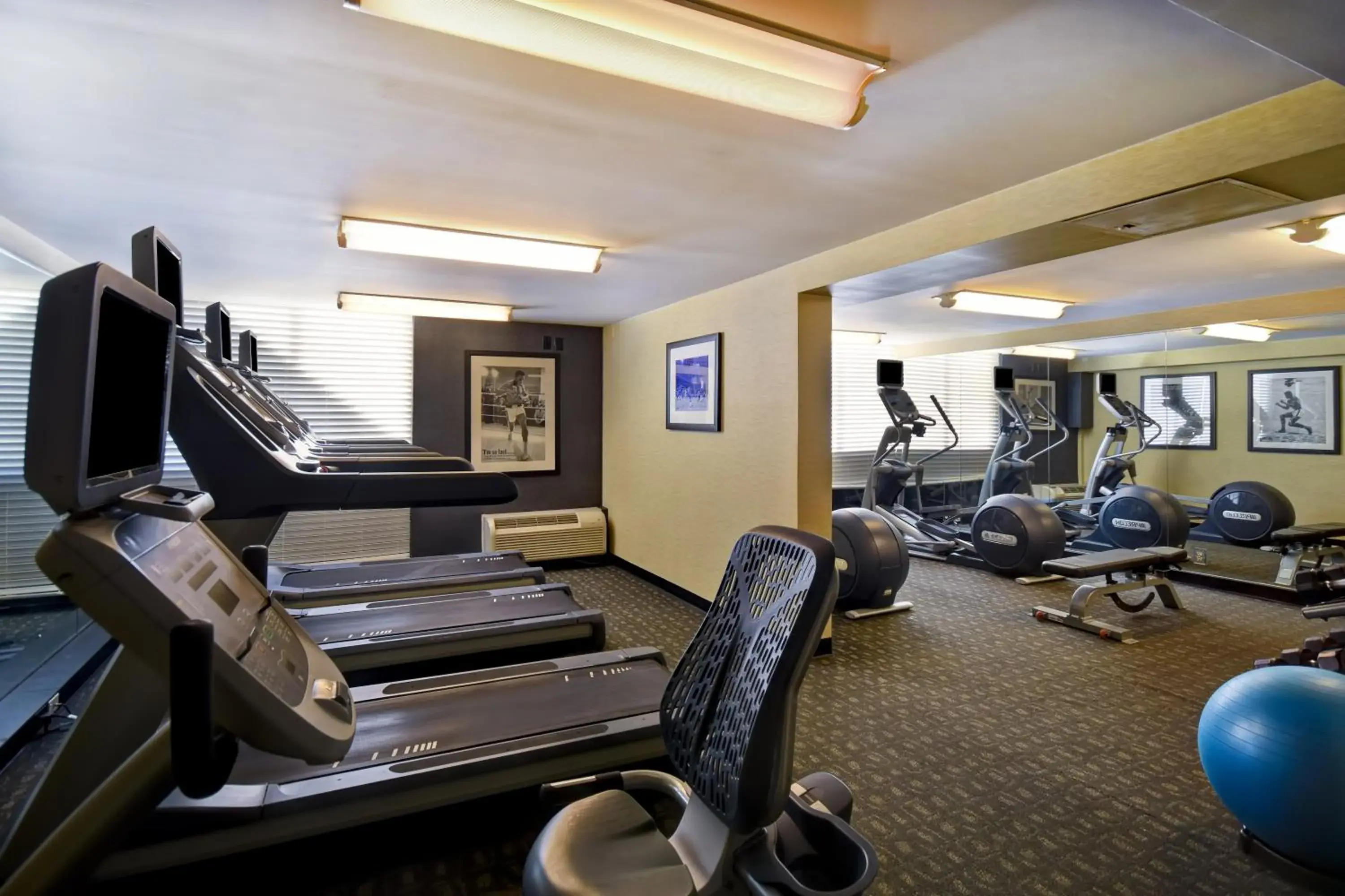 Fitness centre/facilities in Holiday Inn Cincinnati-Riverfront by IHG Fitness centre/facilities in Holiday Inn Cincinnati-Riverfront by IHG