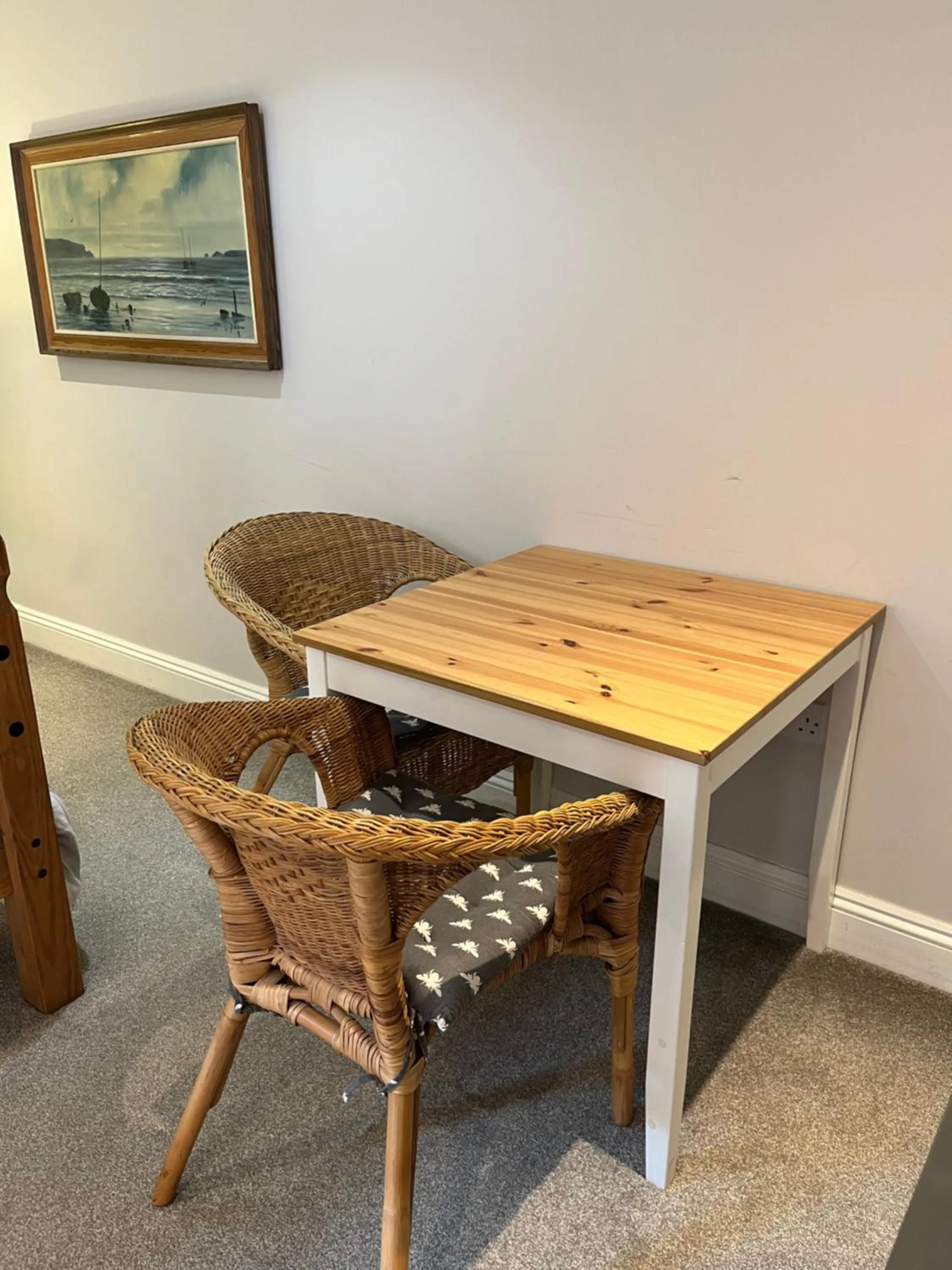 Seating area in Mays Cottage Bed and Breakfast