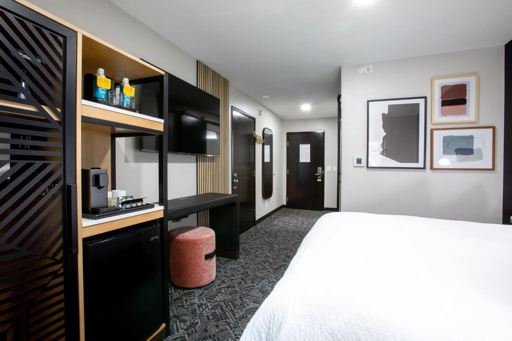 Photo of the whole room, Bed in voco Flagstaff by IHG