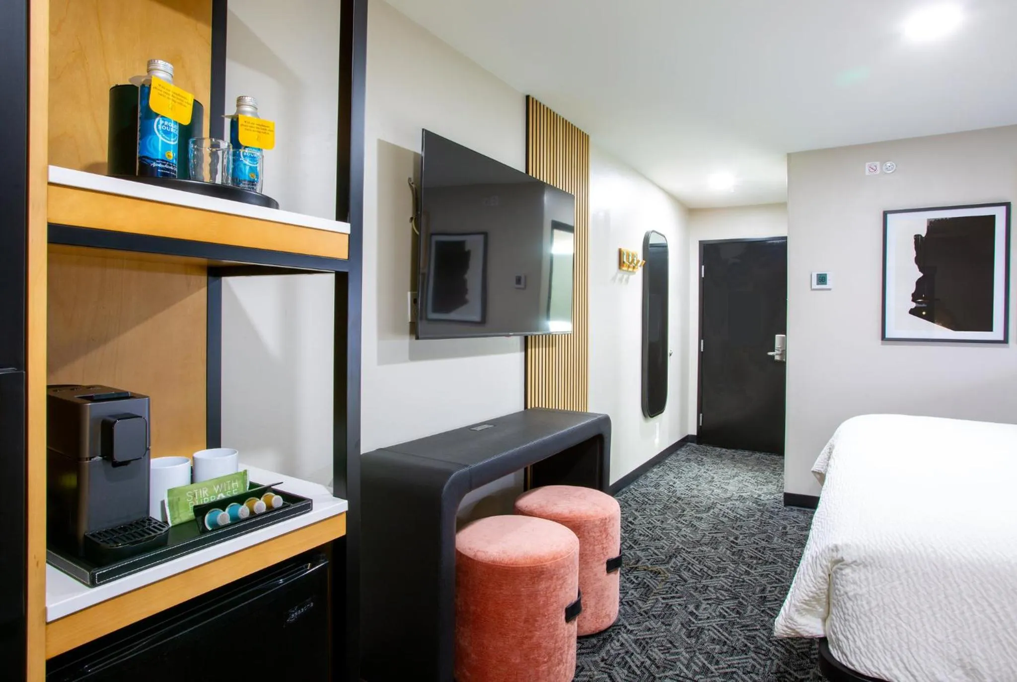 Photo of the whole room, Bed in voco Flagstaff by IHG